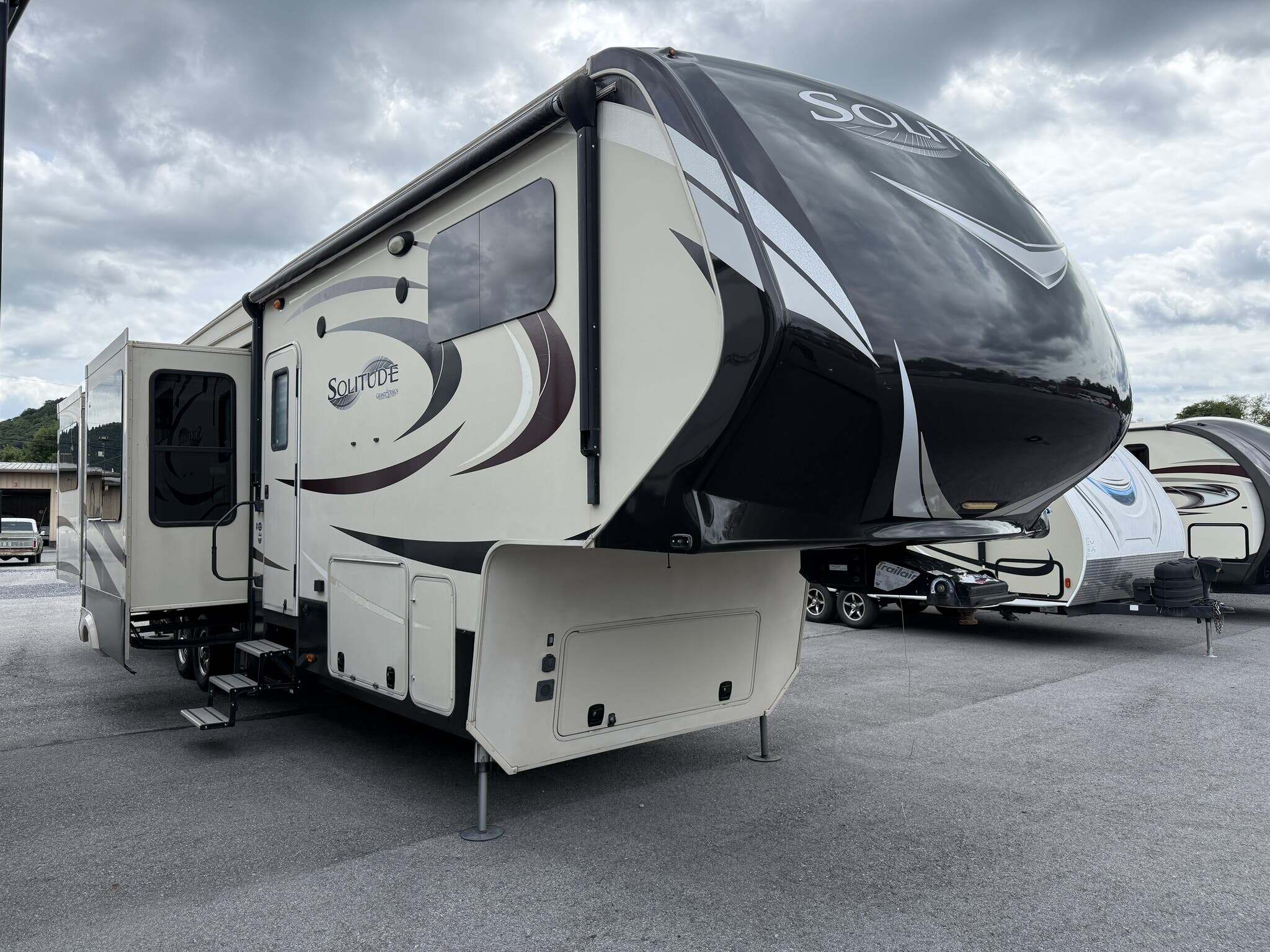 2016 Grand Design Solitude 375RE in mill hall PA