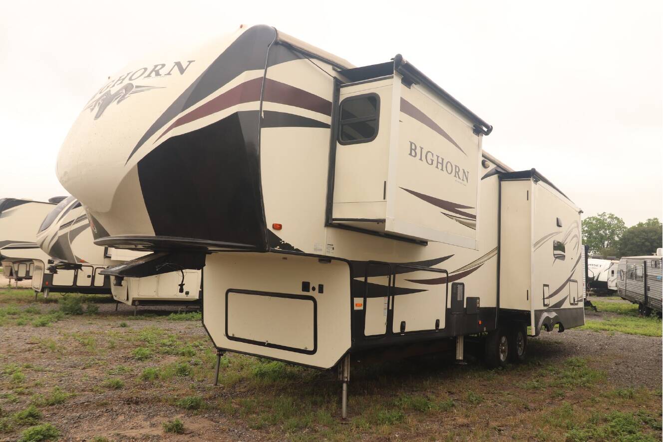 A photo of this 2018 Heartland BIGHORN 3575EL