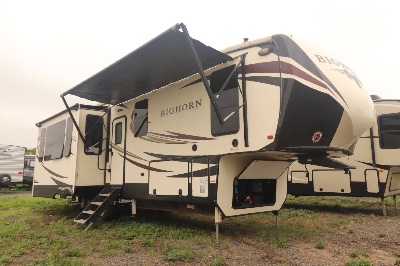 A photo of this 2018 Heartland BIGHORN 3575EL