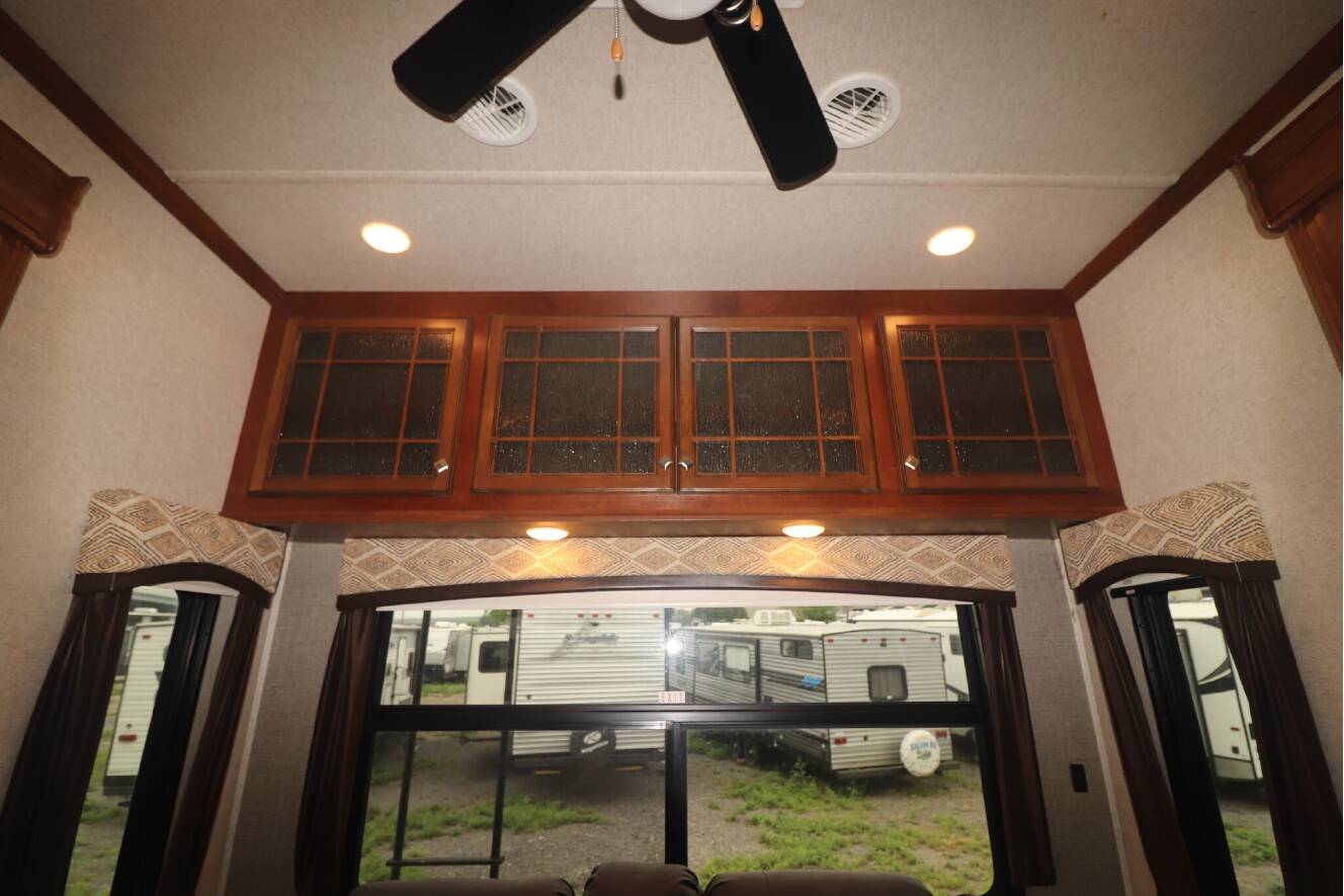 A photo of this 2018 Heartland BIGHORN 3575EL