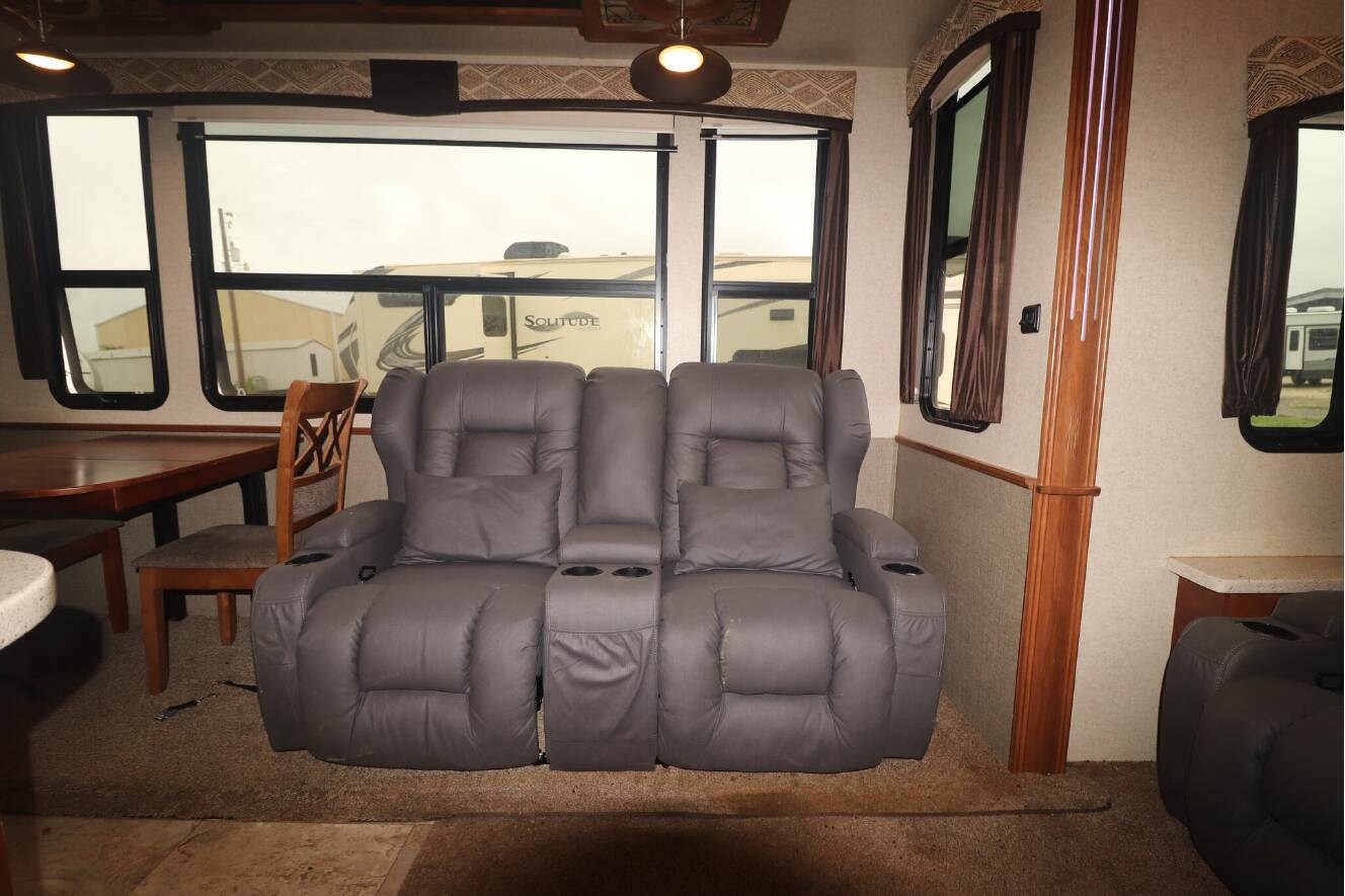 A photo of this 2018 Heartland BIGHORN 3575EL