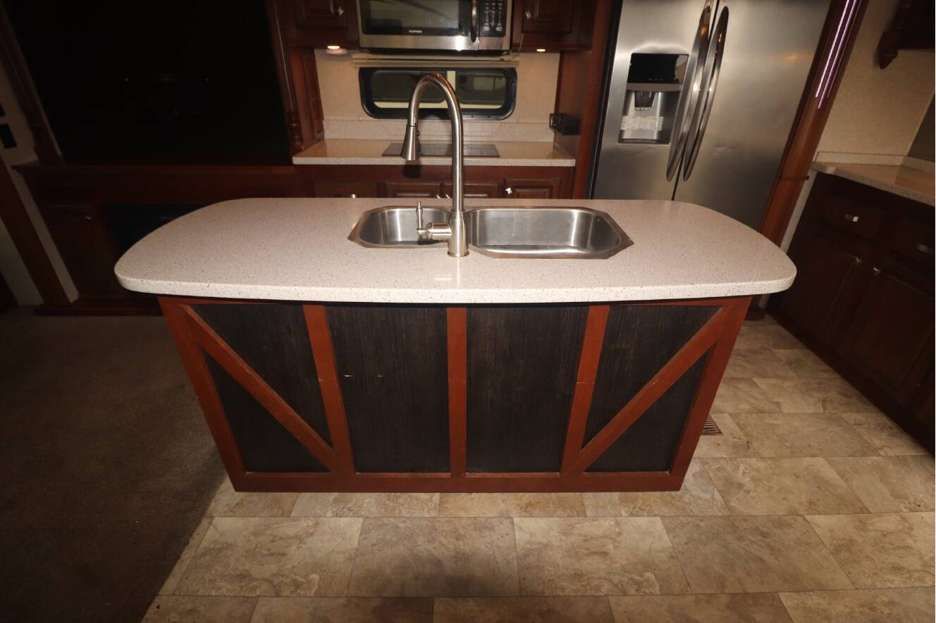 A photo of this 2018 Heartland BIGHORN 3575EL