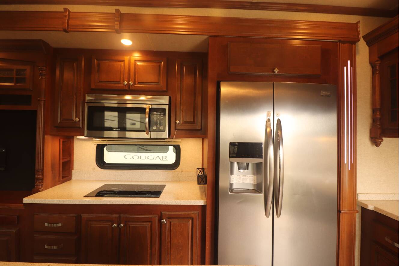 A photo of this 2018 Heartland BIGHORN 3575EL