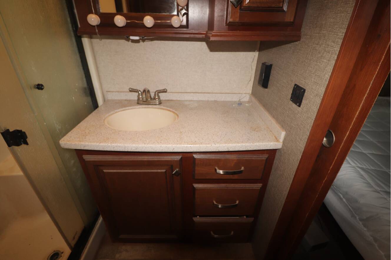 A photo of this 2018 Heartland BIGHORN 3575EL