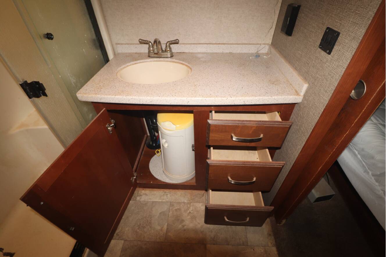 A photo of this 2018 Heartland BIGHORN 3575EL
