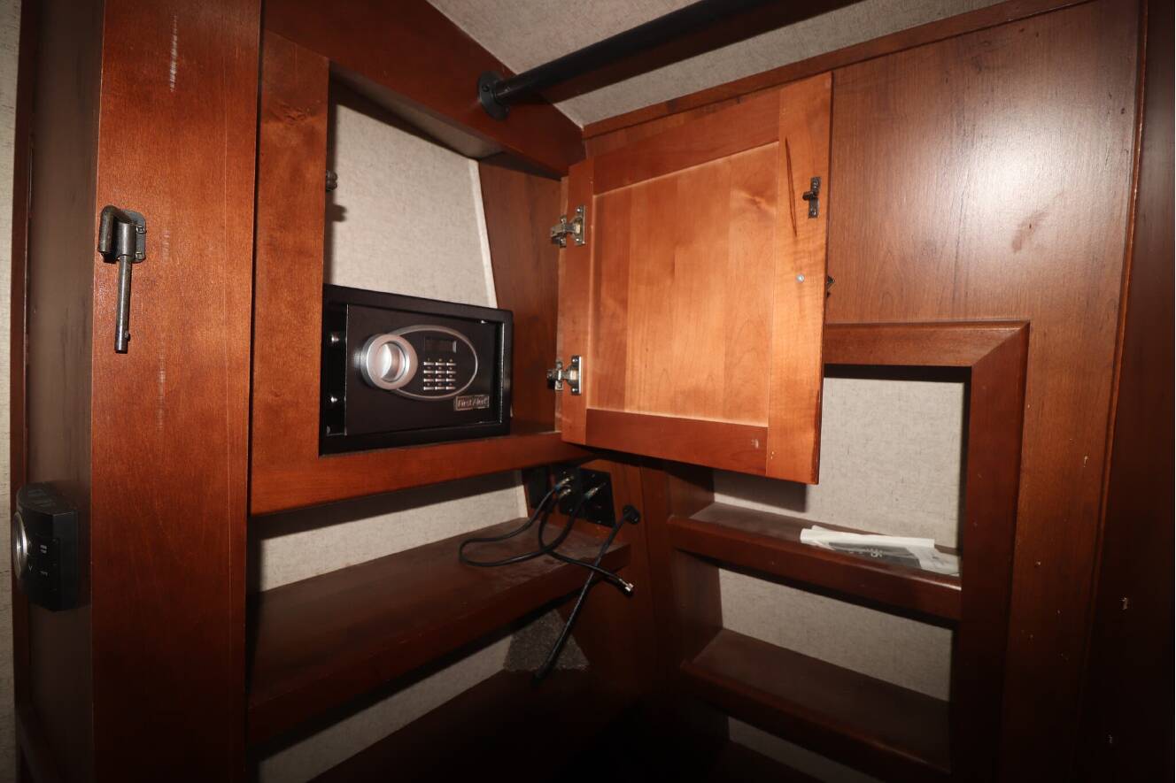 A photo of this 2018 Heartland BIGHORN 3575EL
