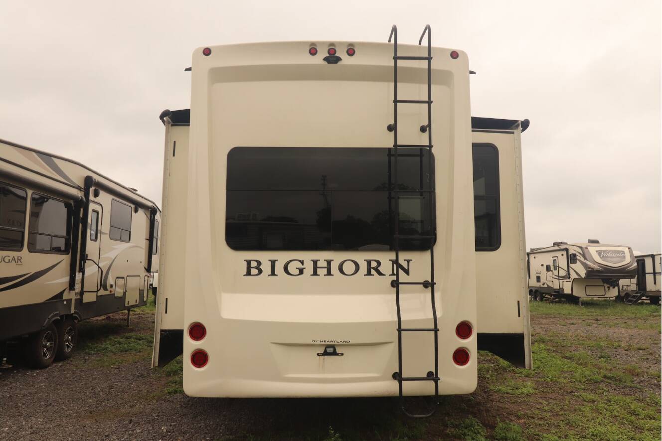 A photo of this 2018 Heartland BIGHORN 3575EL