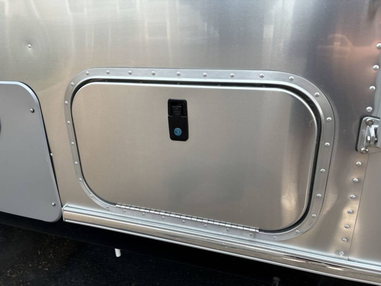 A photo of this 2027 Airstream Flying Cloud 25FB