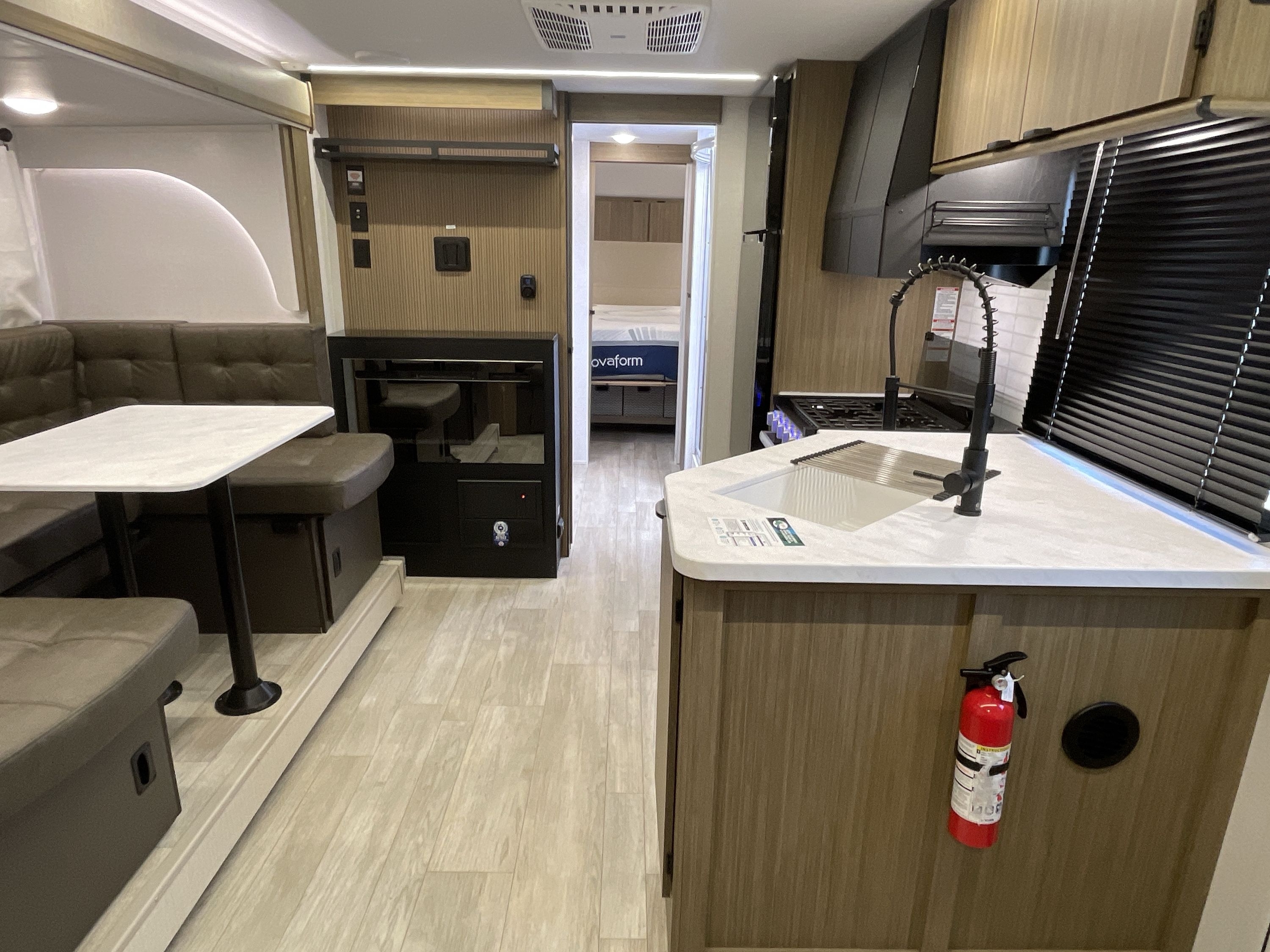 2025 Forest River WILDWOOD X-LITE 24RLXL in apollo PA