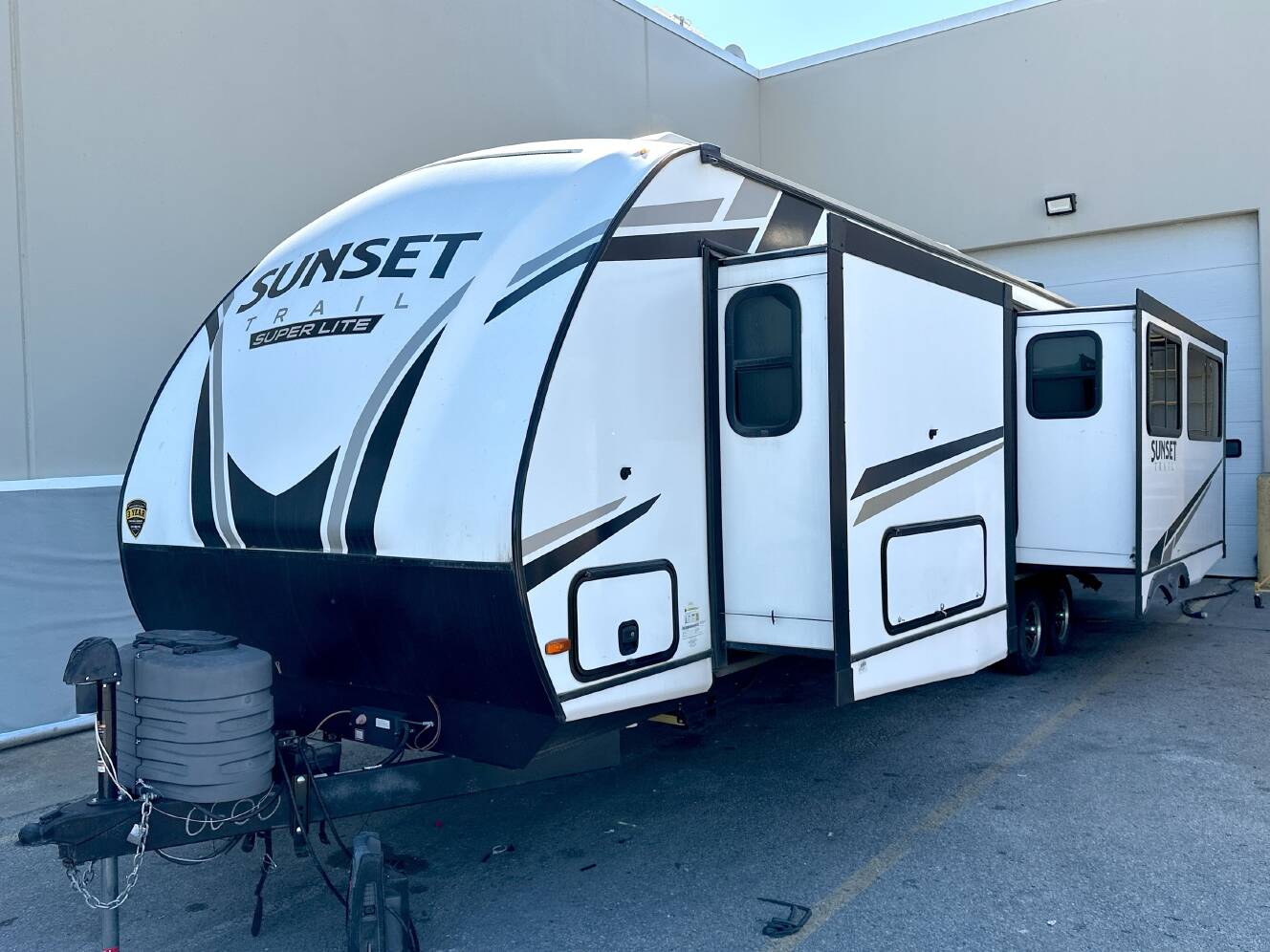 A photo of this 2024 Crossroads SUNSET TRAIL 309RK