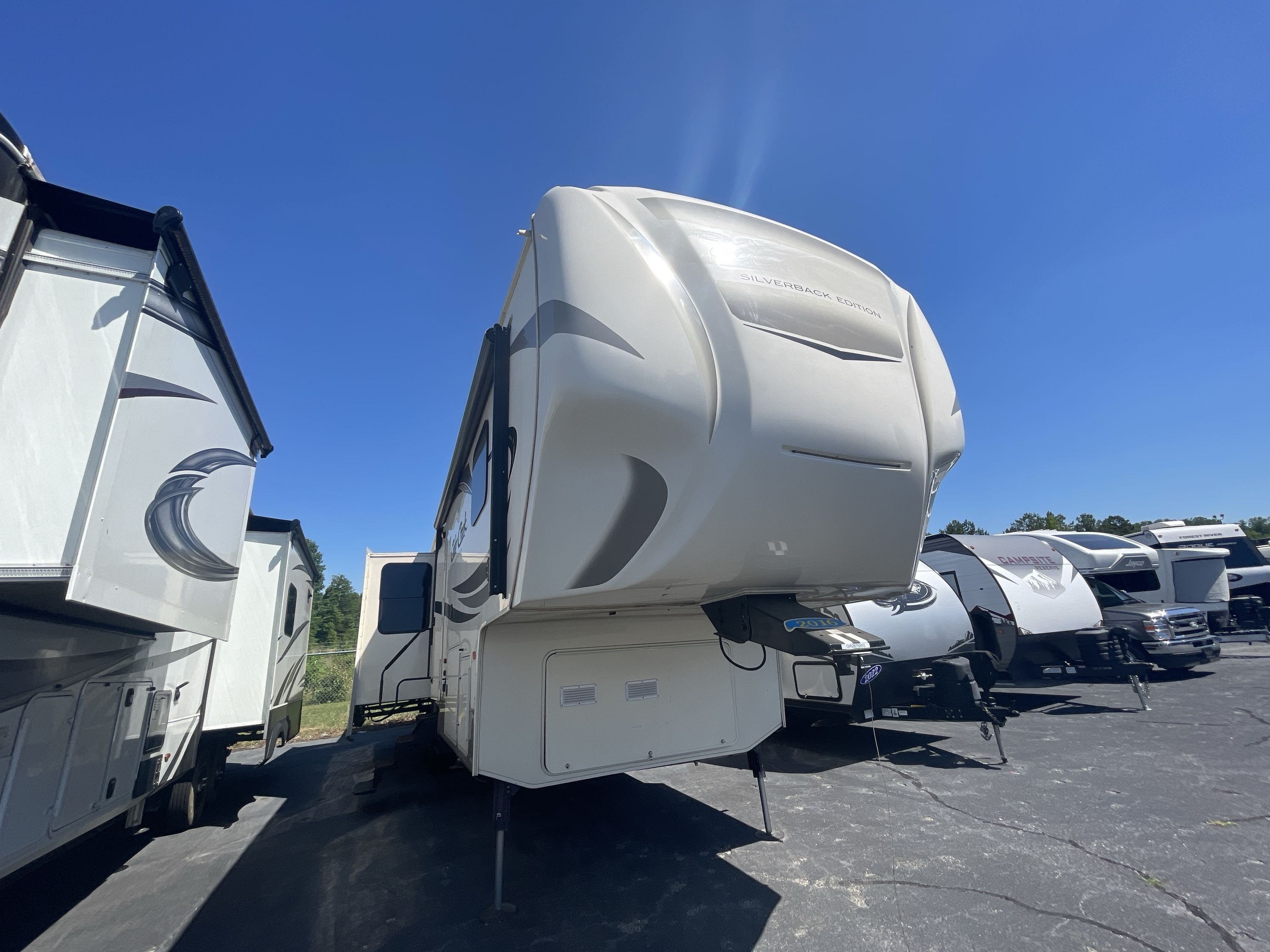 2016 Forest River CEDAR CREEK SILVERBACK 33IK in spartanburg SC