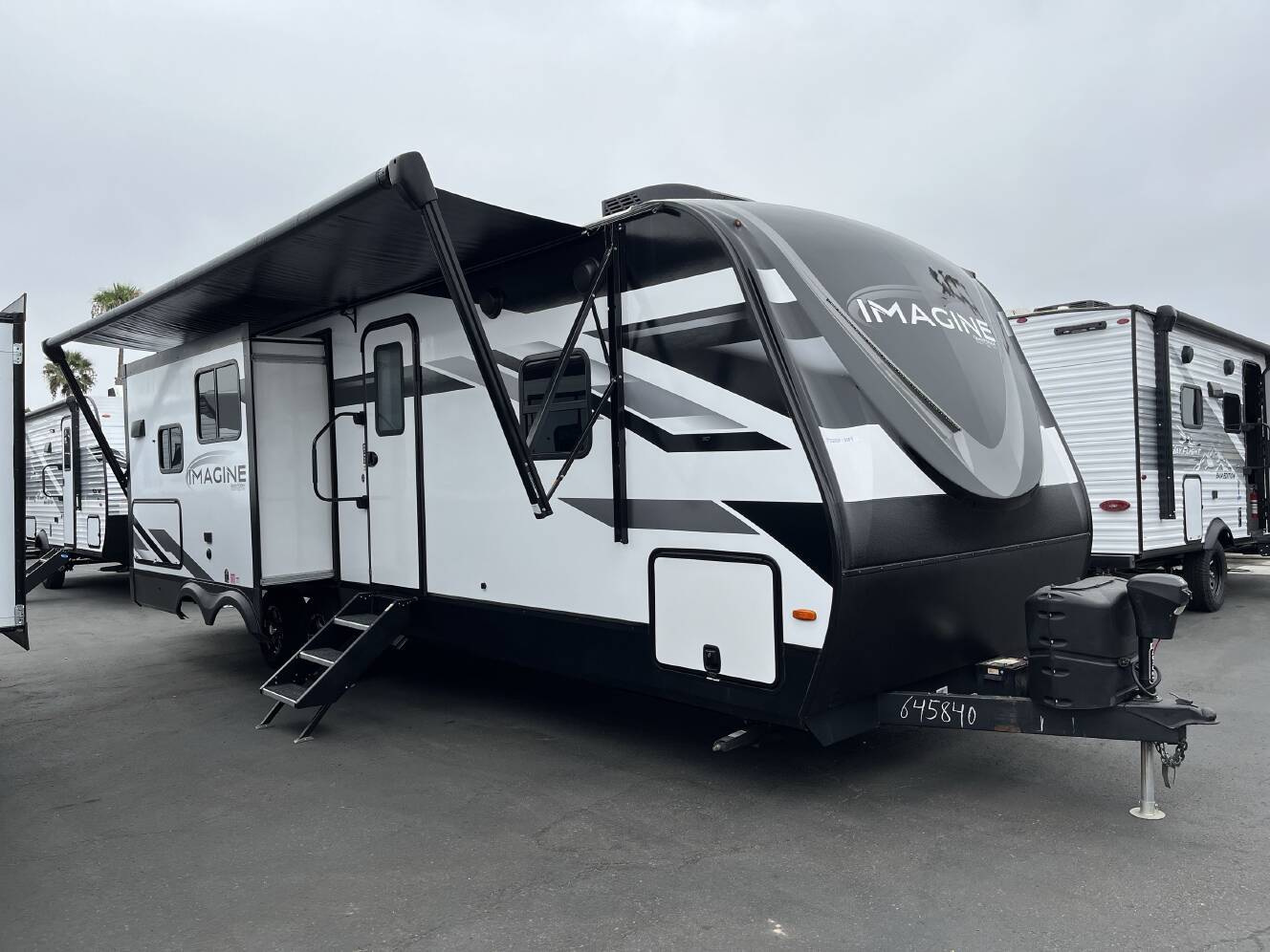 A photo of this 2023 Grand Design IMAGINE 2670MK