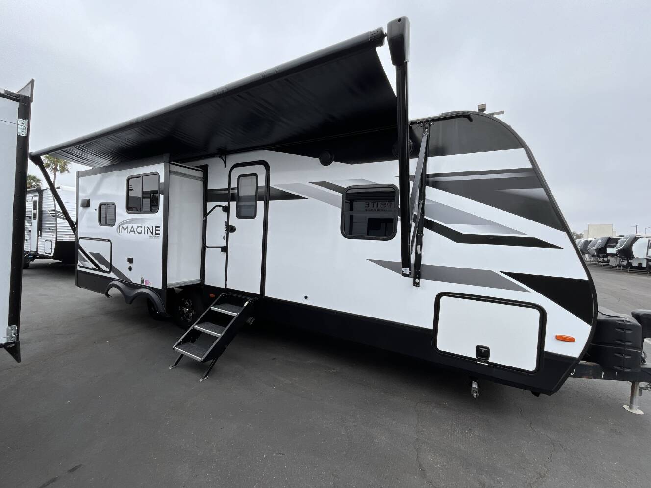 A photo of this 2023 Grand Design IMAGINE 2670MK