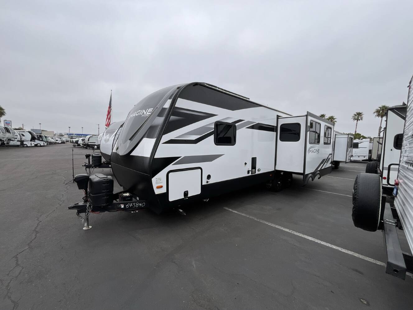 A photo of this 2023 Grand Design IMAGINE 2670MK