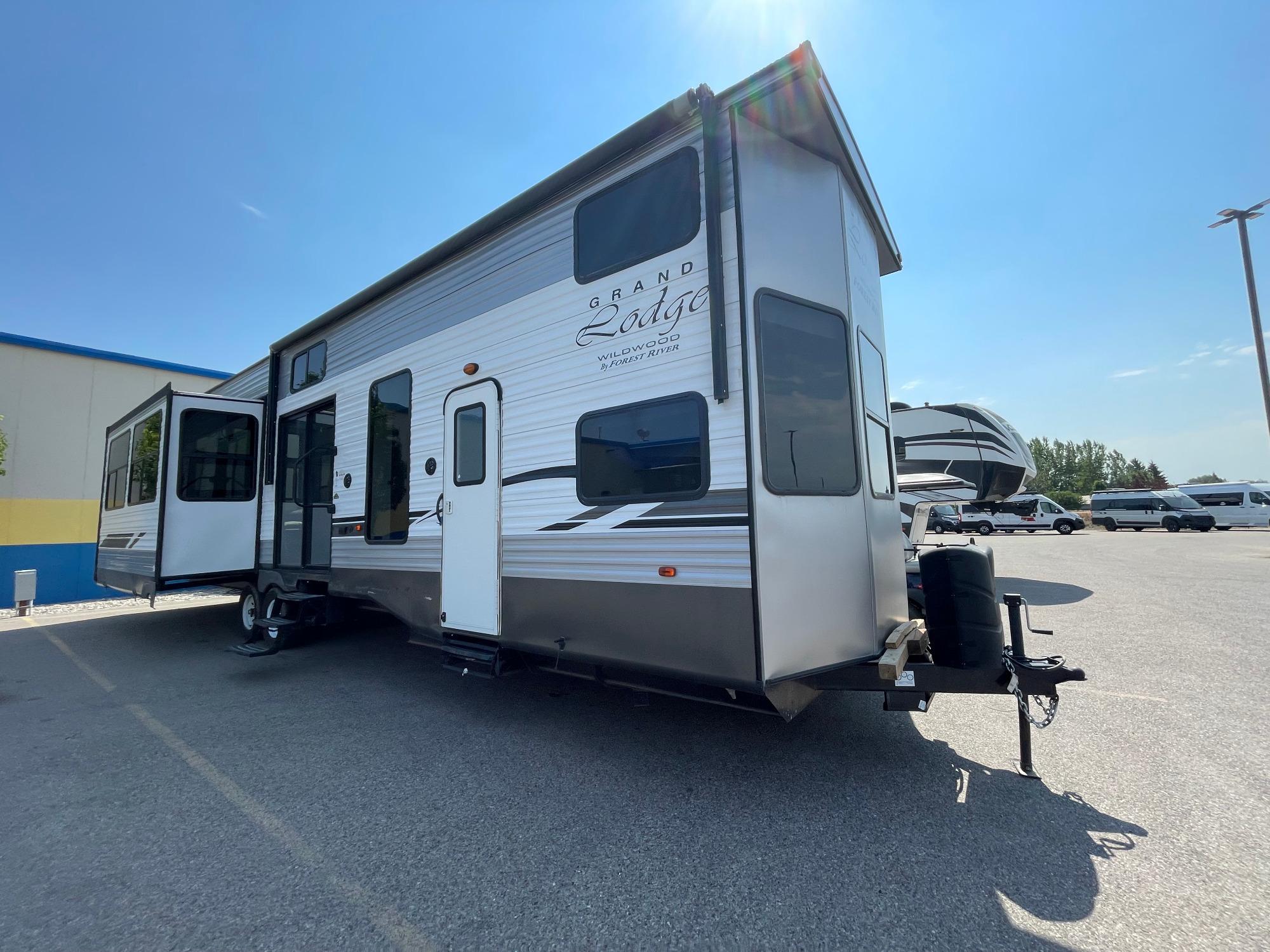 2020 Forest River WILDWOOD GRAND LODGE 42DL RV