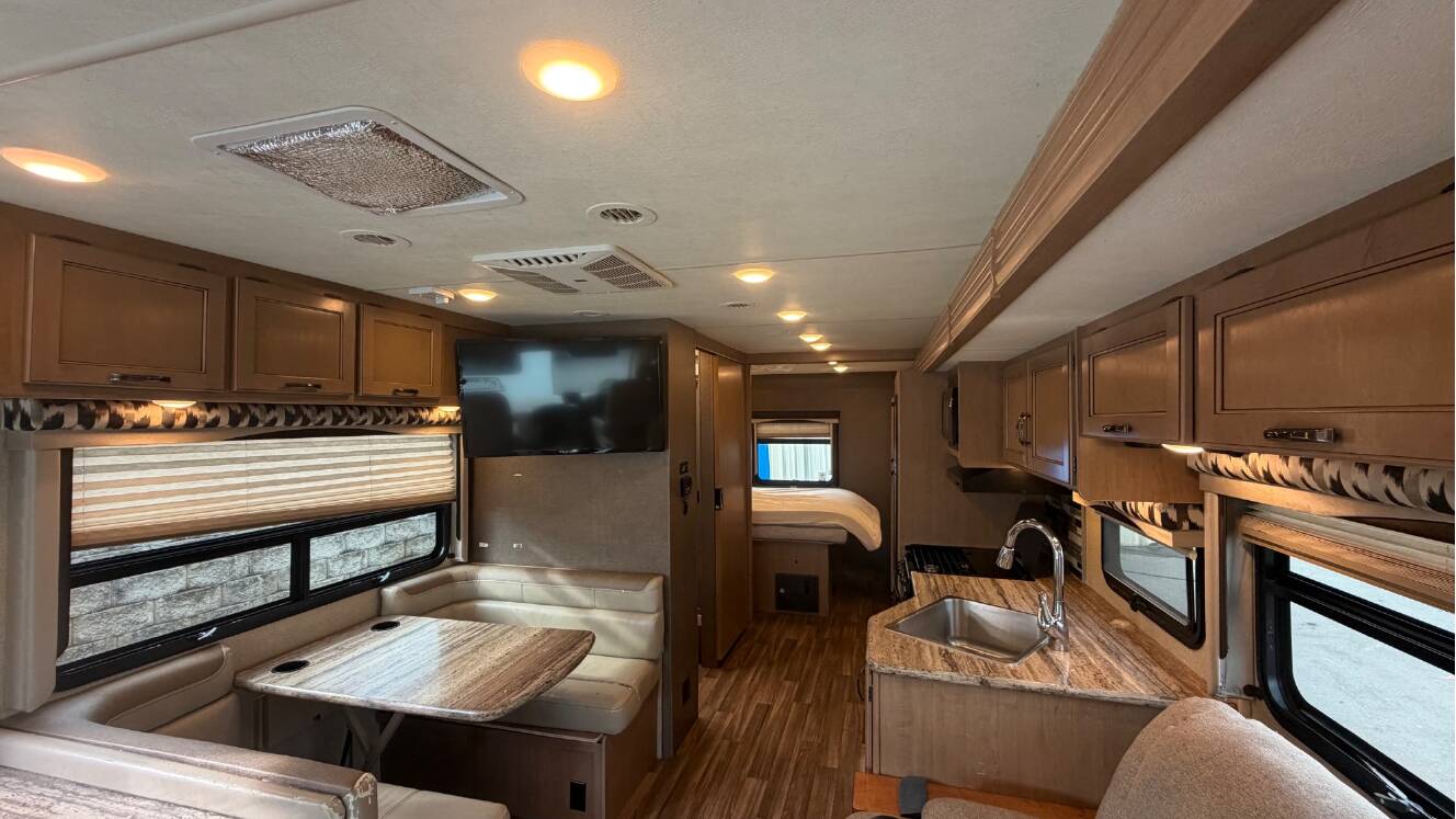 A photo of this 2018 Thor ACE 29.3