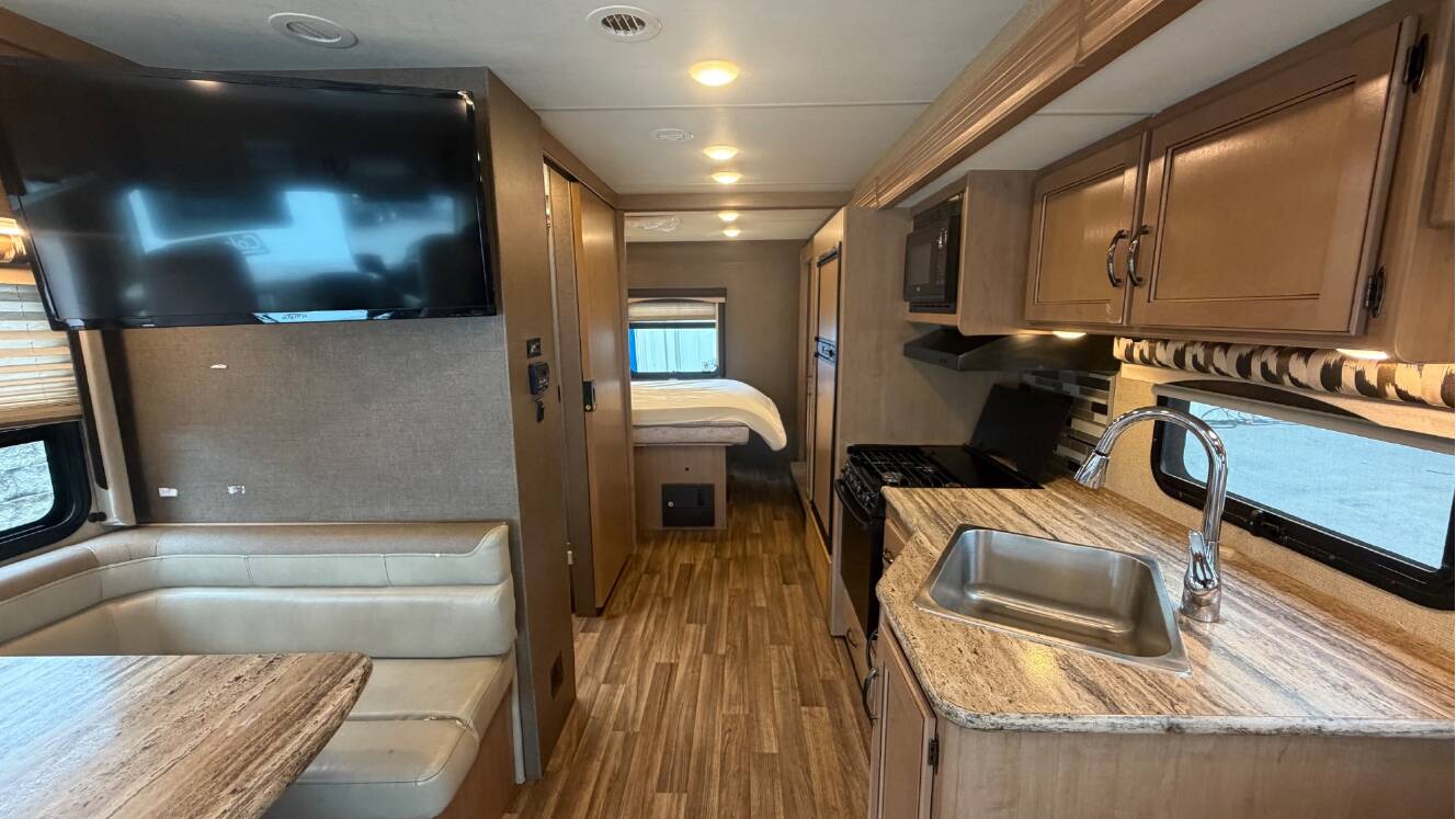A photo of this 2018 Thor ACE 29.3