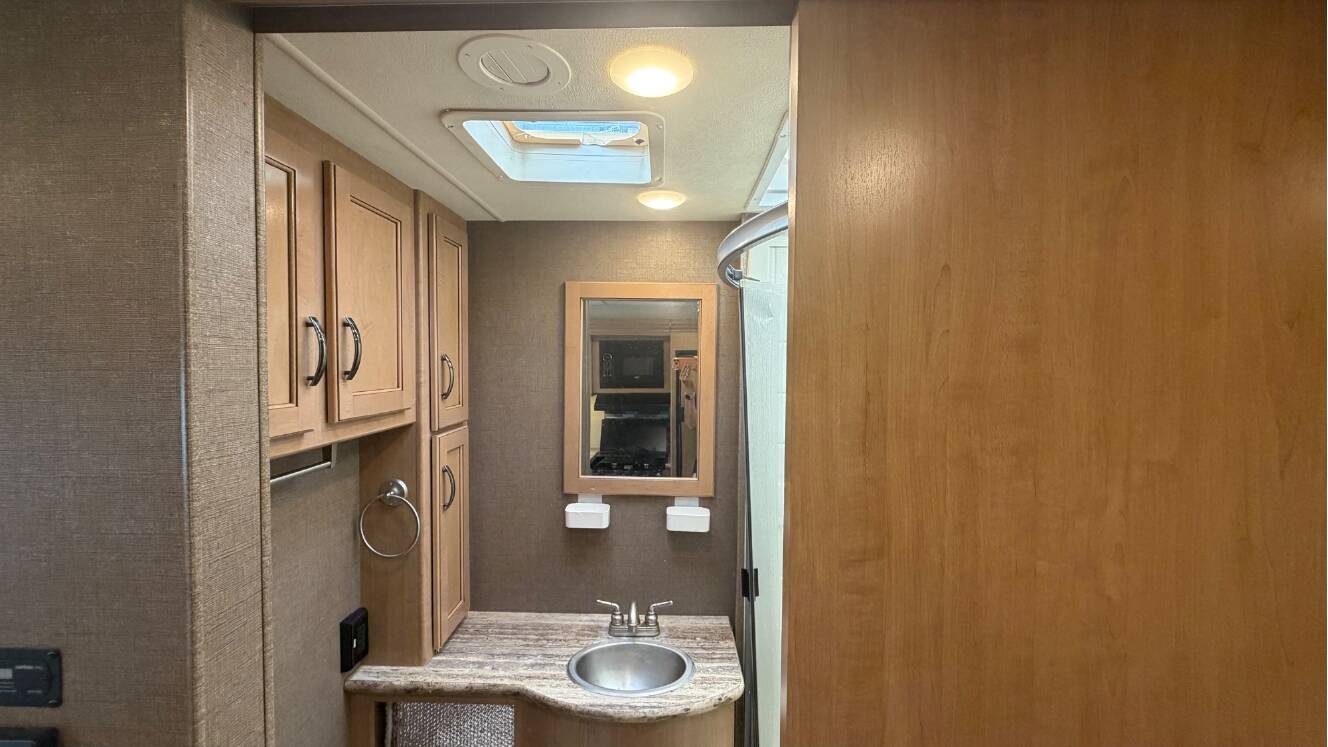 A photo of this 2018 Thor ACE 29.3
