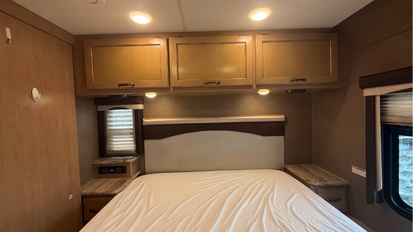 A photo of this 2018 Thor ACE 29.3