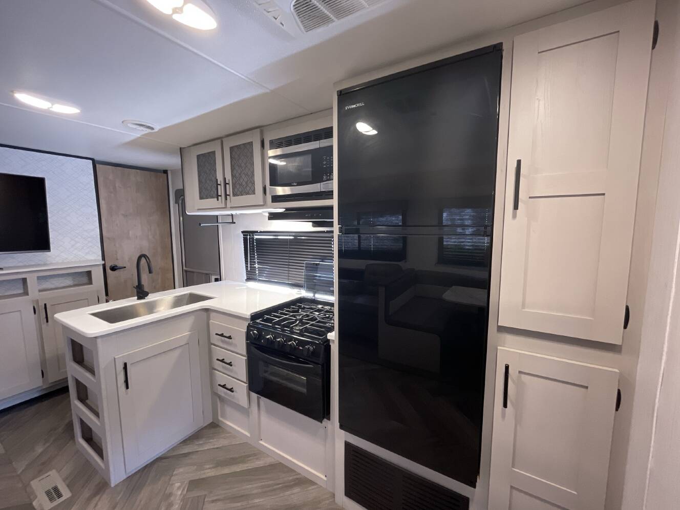 A photo of this 2023 Heartland PROWLER 303SBH