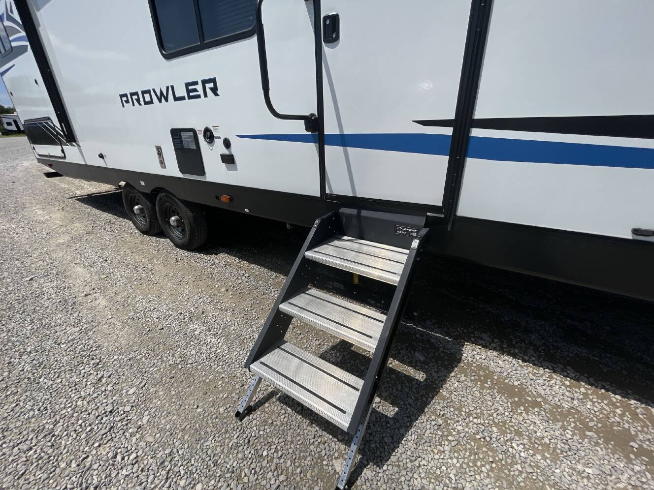 A photo of this 2023 Heartland PROWLER 303SBH