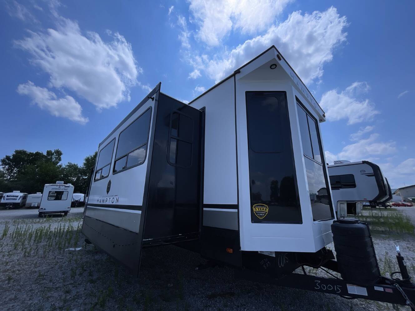A photo of this 2024 Crossroads HAMPTON 372FDB