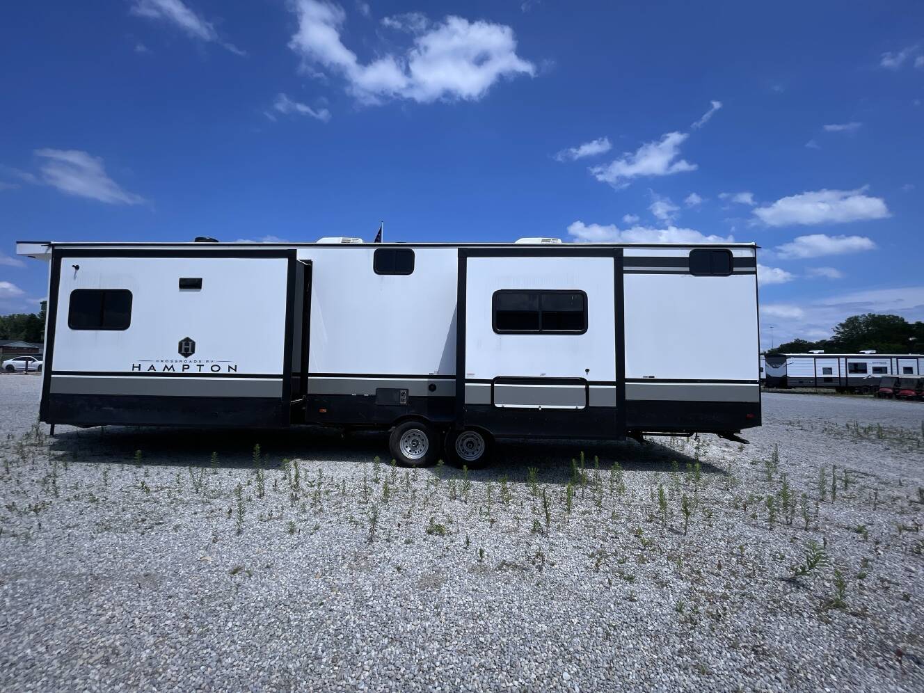 A photo of this 2024 Crossroads HAMPTON 372FDB