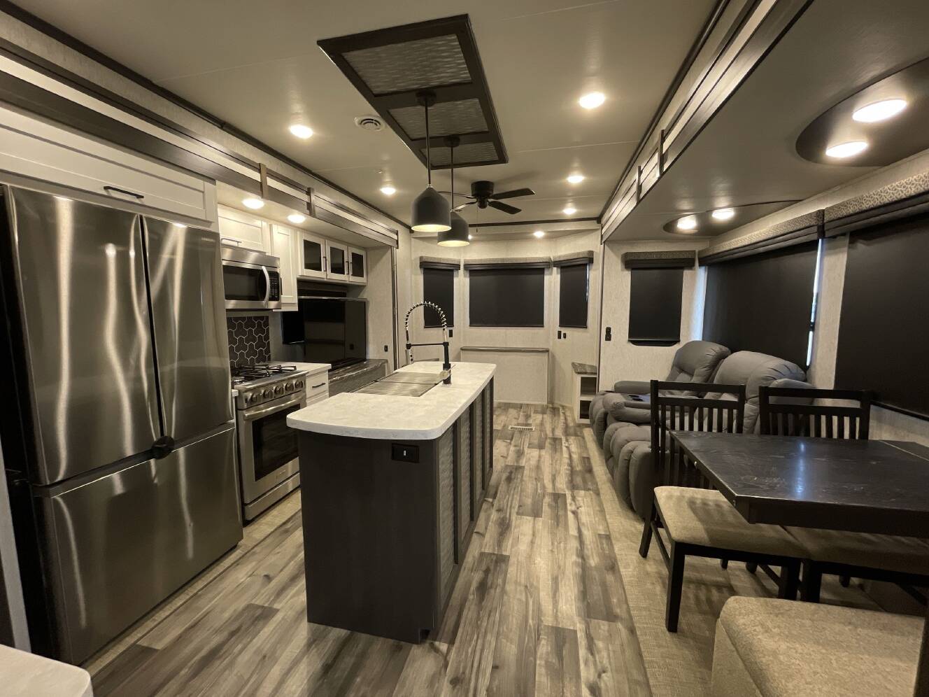 A photo of this 2024 Crossroads HAMPTON 372FDB