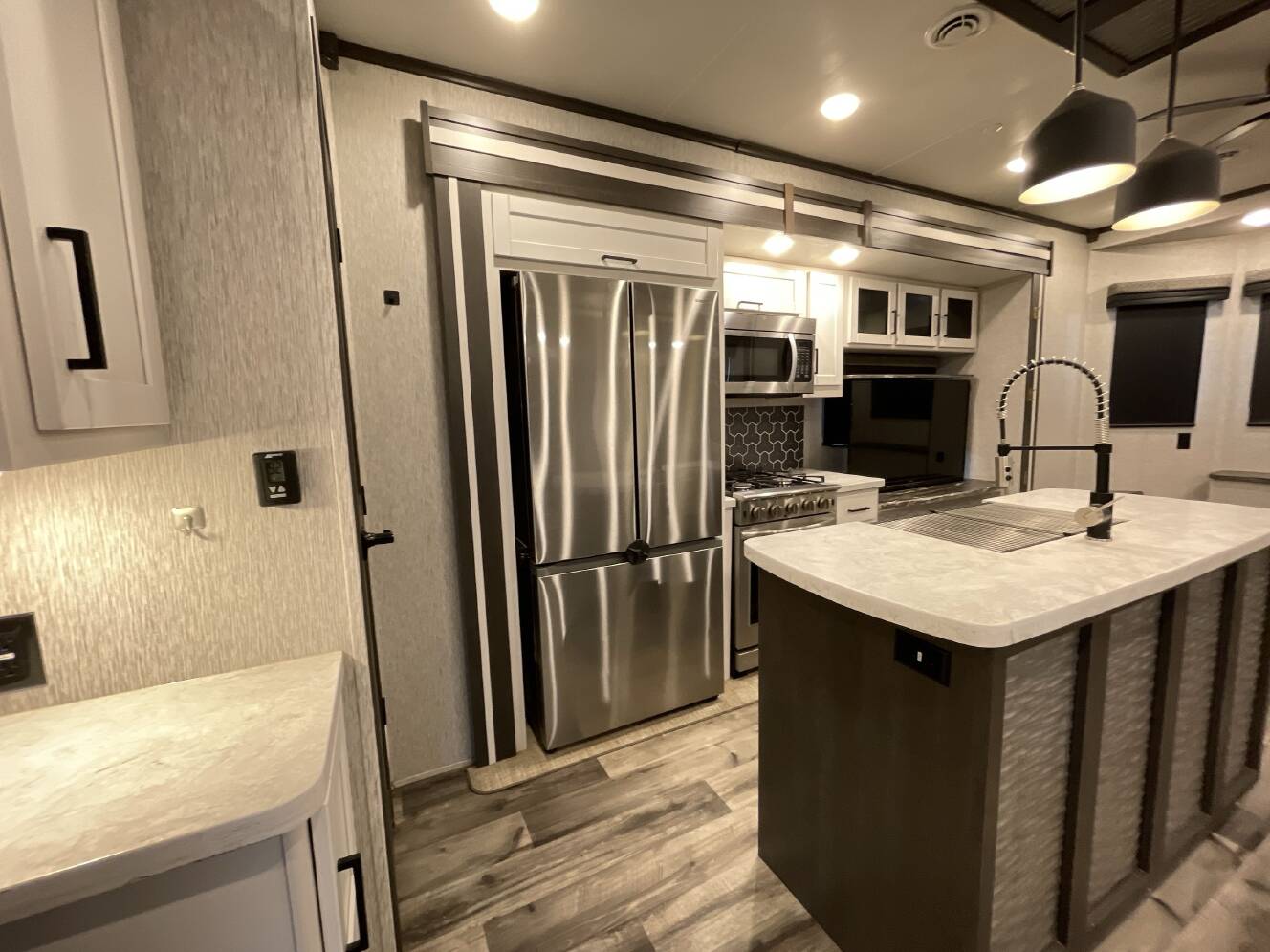 A photo of this 2024 Crossroads HAMPTON 372FDB