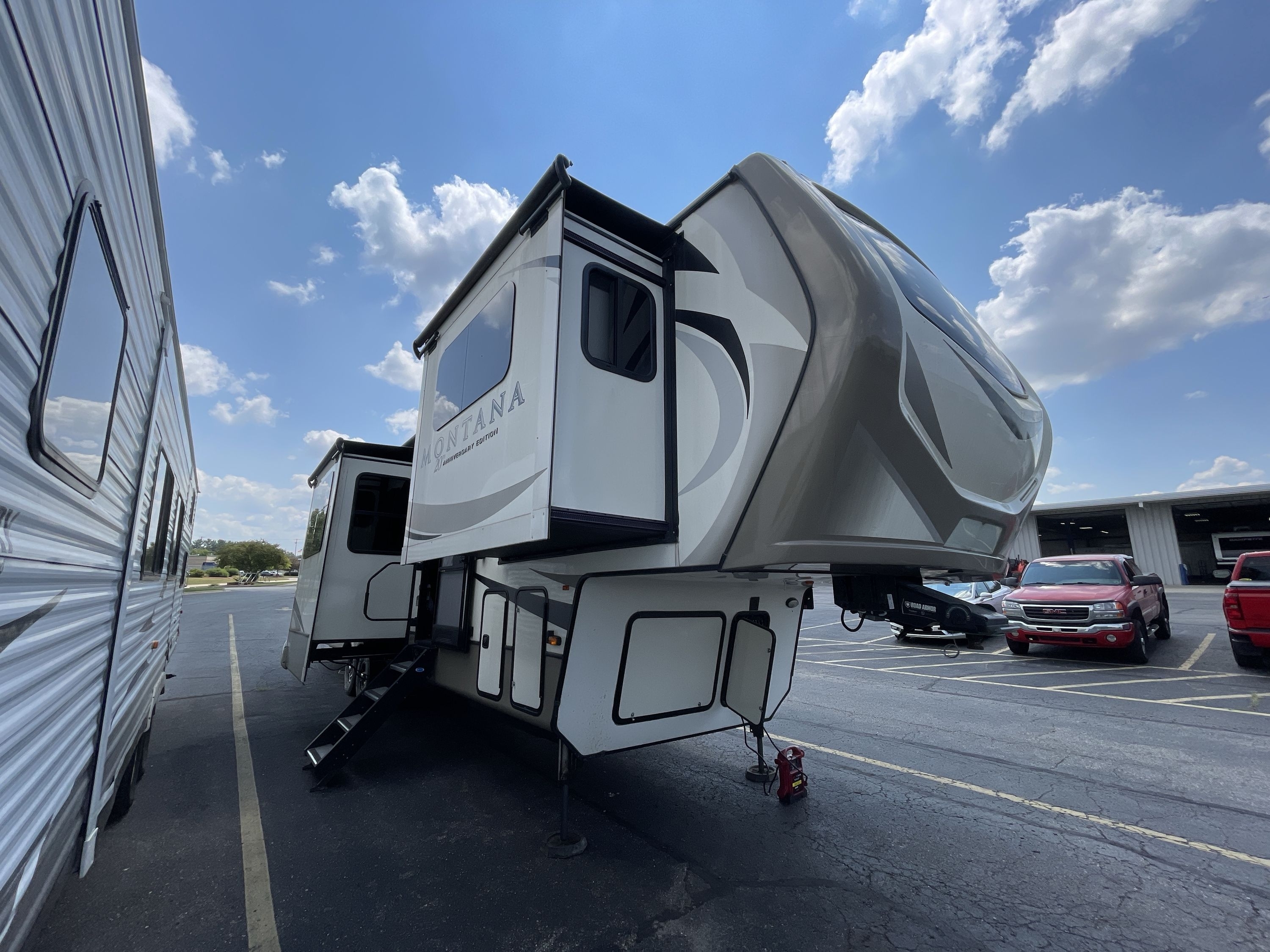 2019 Keystone MONTANA 3761FL RV