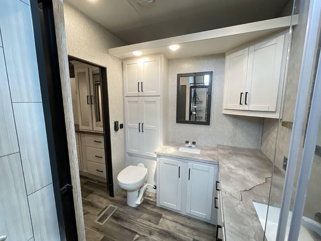 A photo of this 2024 Crossroads HAMPTON 372FDB