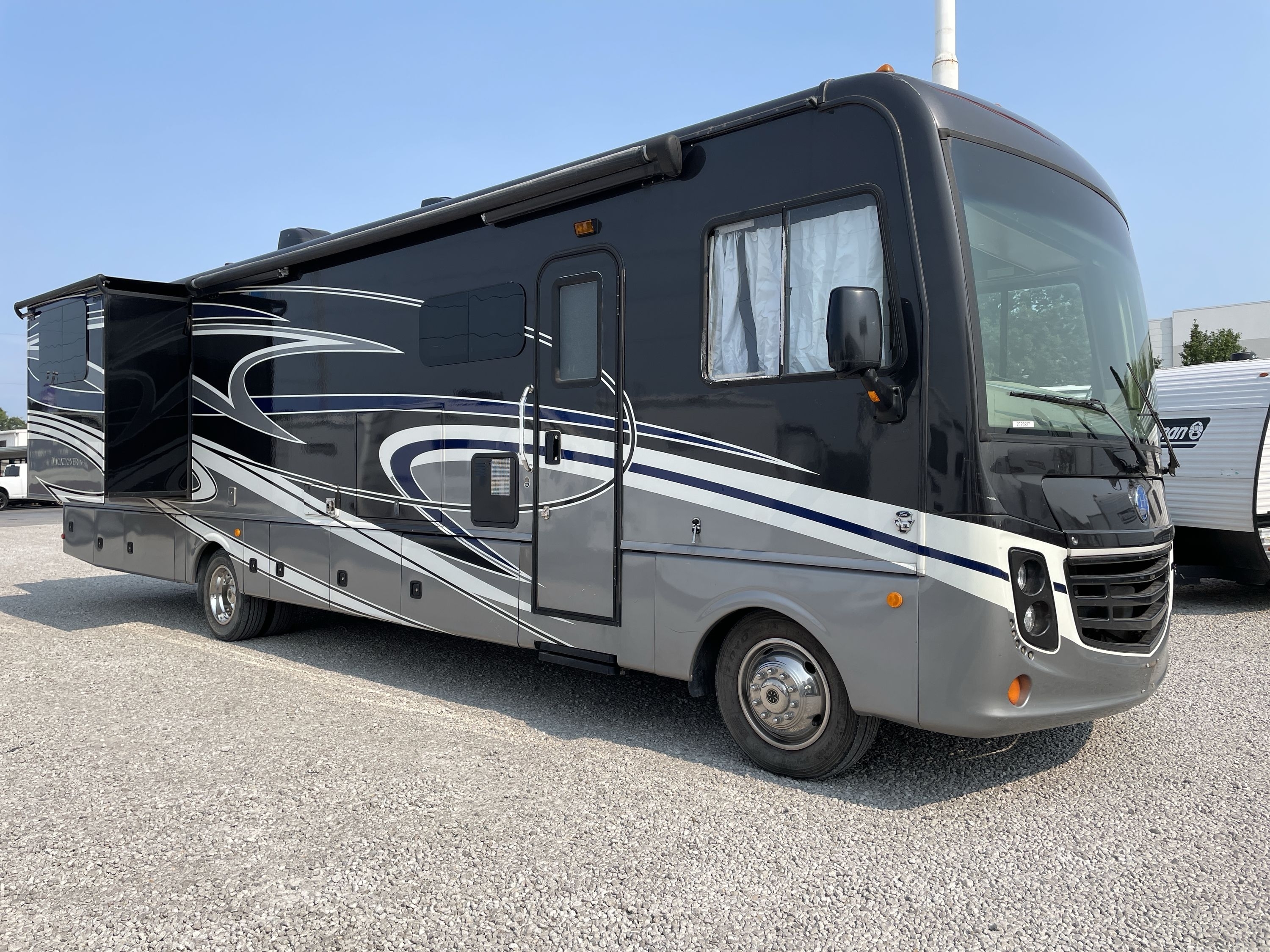 2017 Holiday Rambler VACATIONER XE 36F in grain valley MO