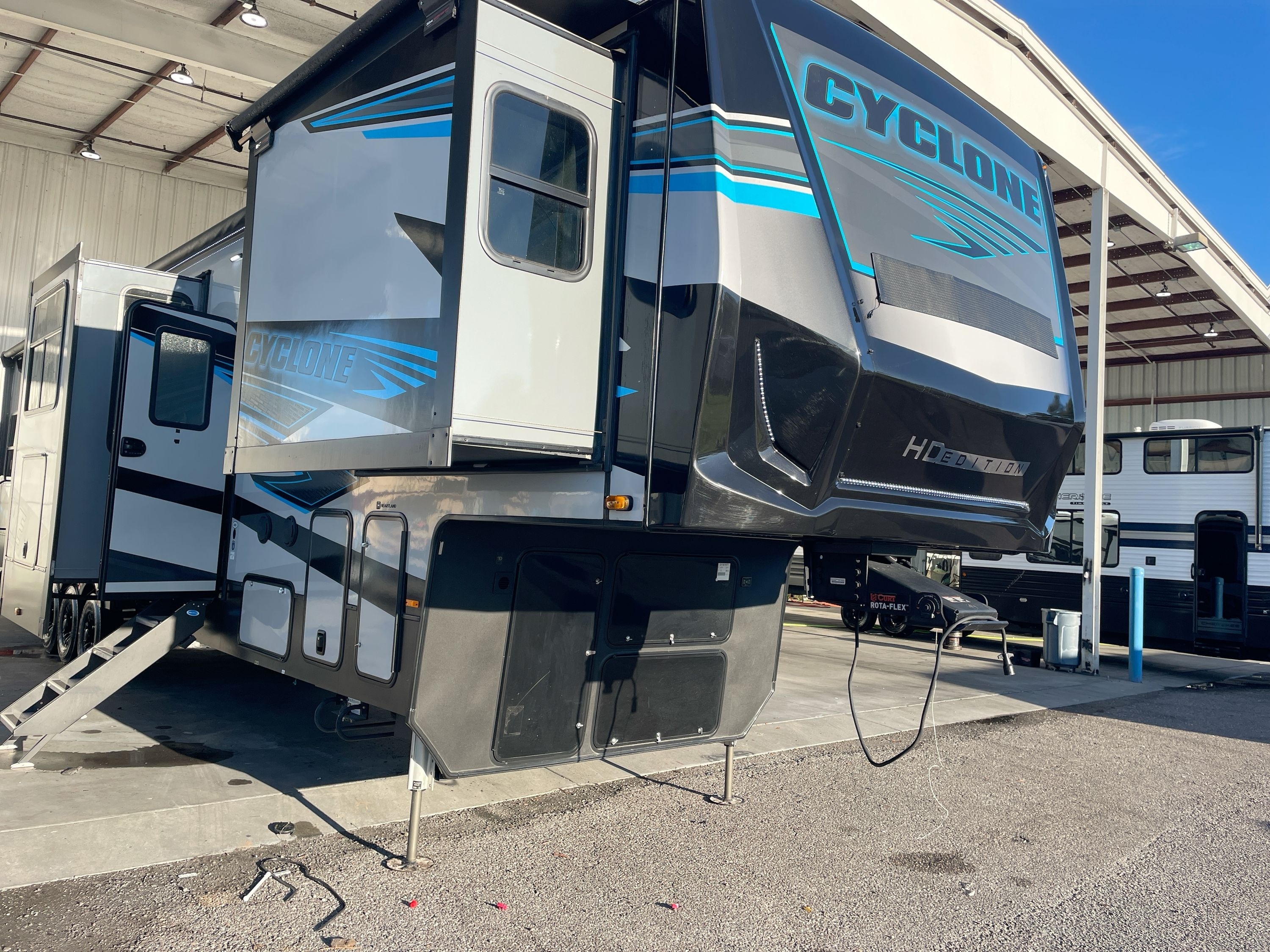 2025 Heartland CYCLONE 4008 in dover FL