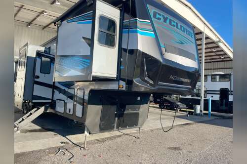 2025 Heartland CYCLONE 4008 in dover FL