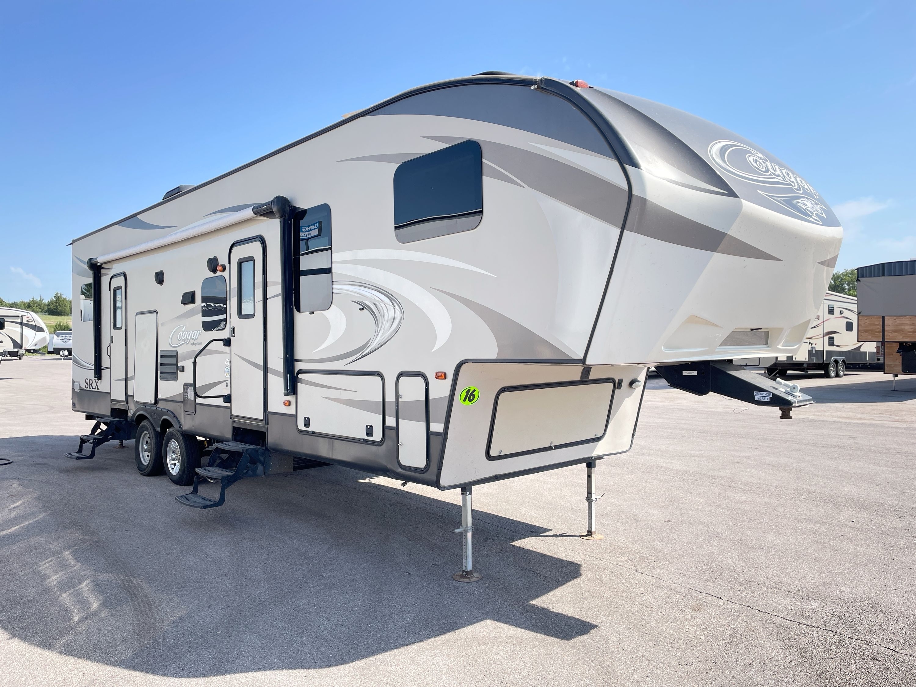 2016 Keystone COUGAR 326SRX Fifth Wheel Toy Hauler RV