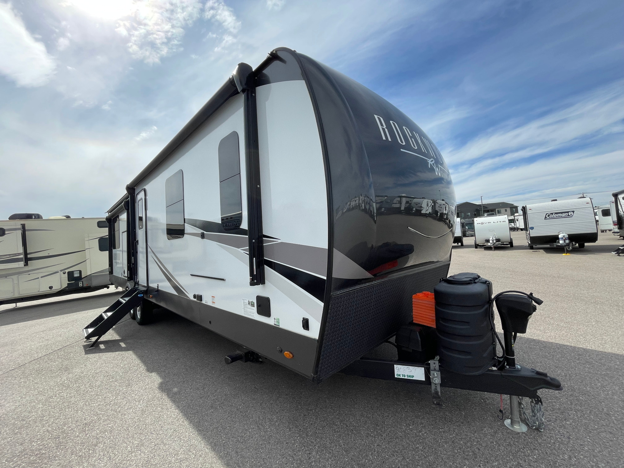 2025 Forest River ROCKWOOD SIGNATURE 8332SB in idaho falls ID