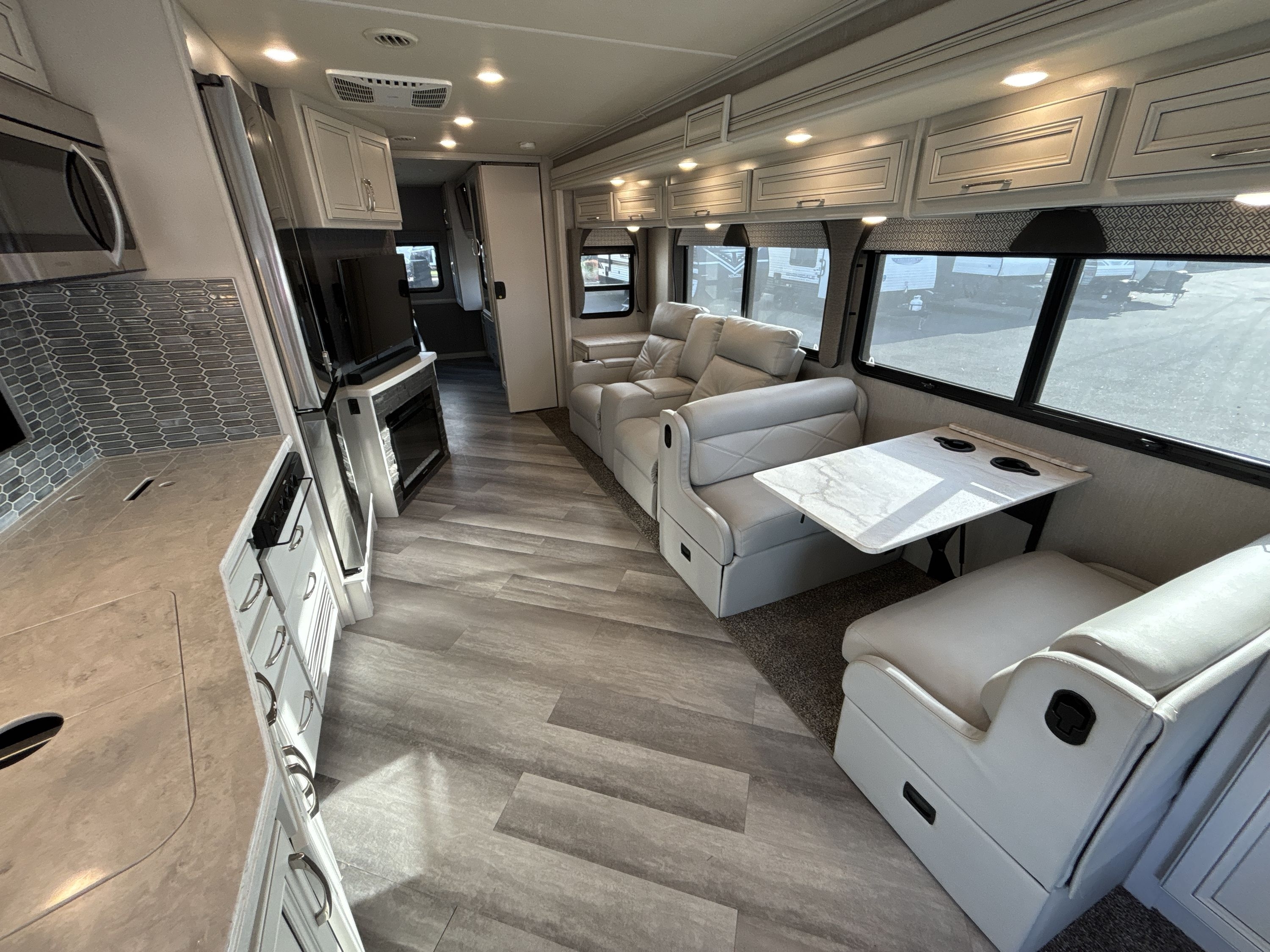2022 Fleetwood BOUNDER 33C in marysville WA