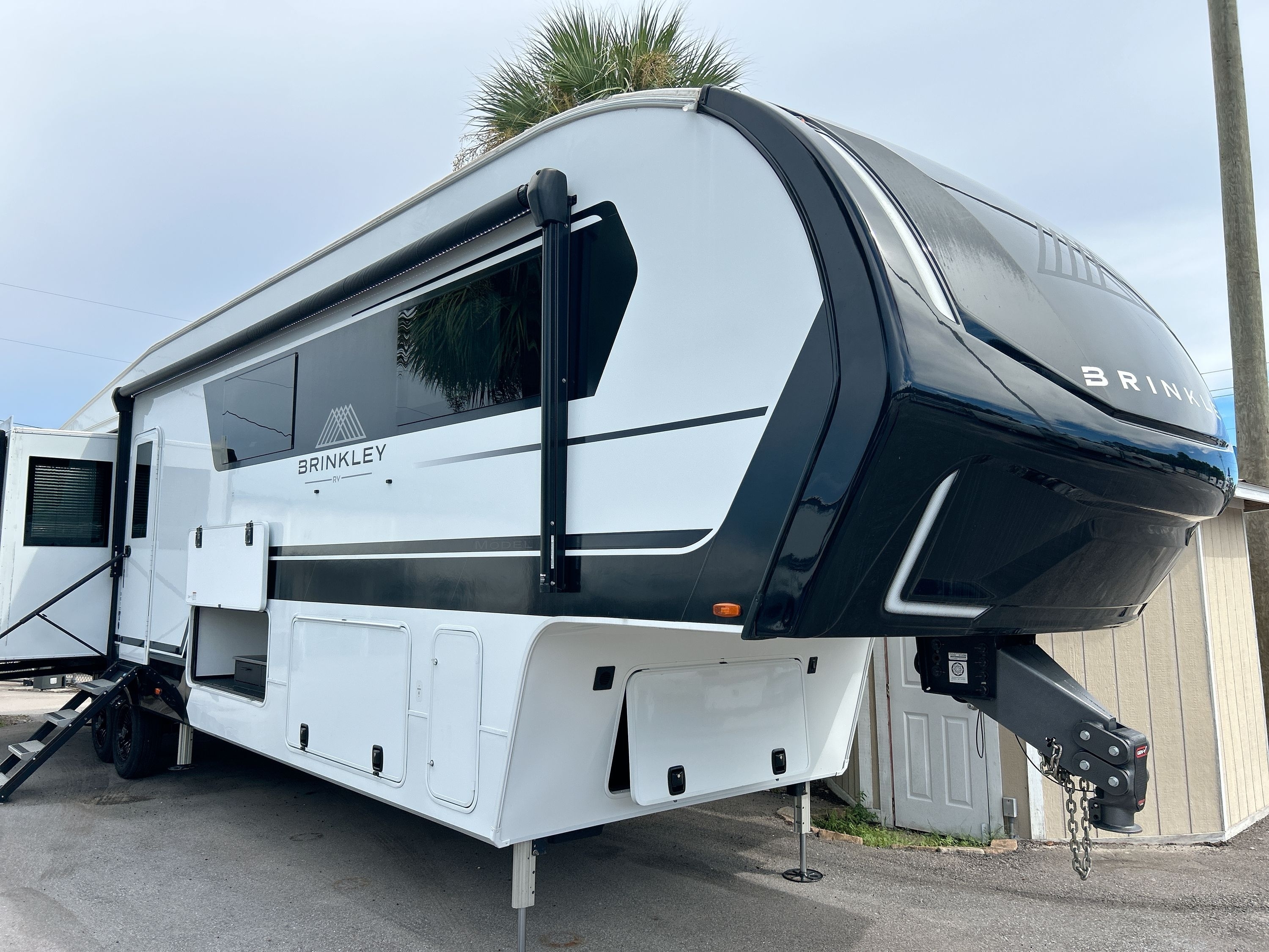 2025 Brinkley MODEL Z 3610 RV