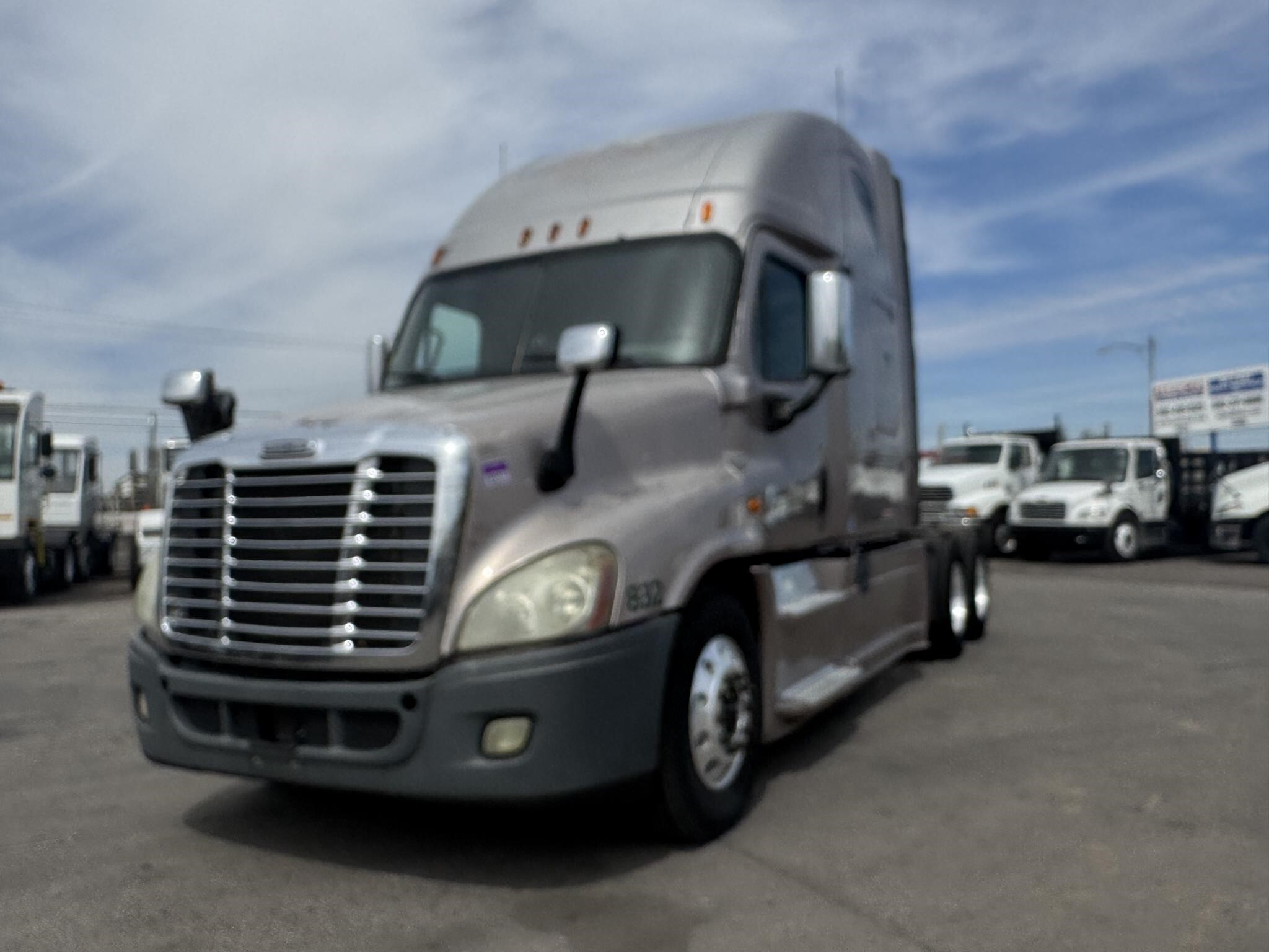 2013 FREIGHTLINER CASCADIA 125 in Phoenix, AZ
