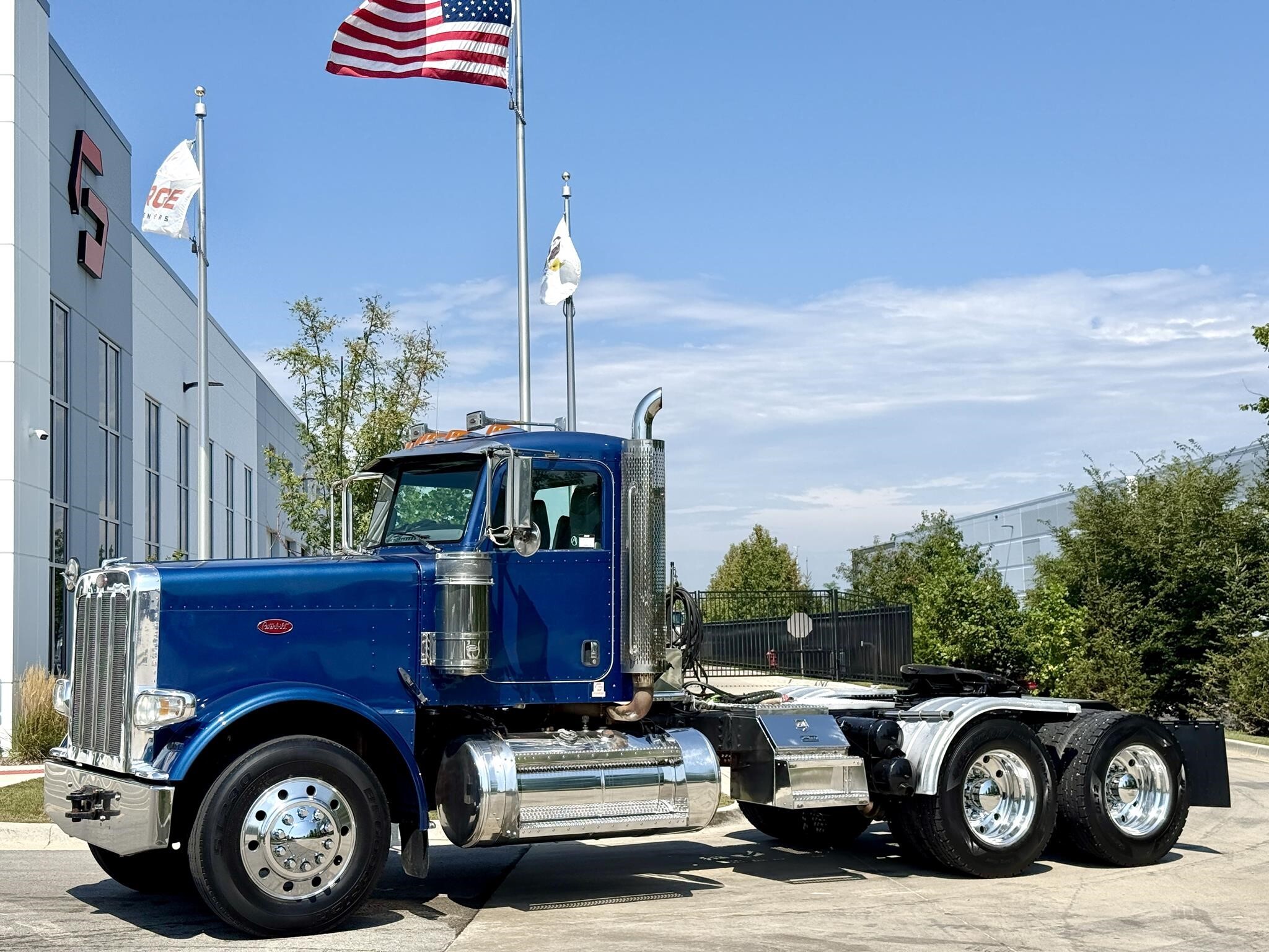 2013 PETERBILT 388 in New Lenox, IL
