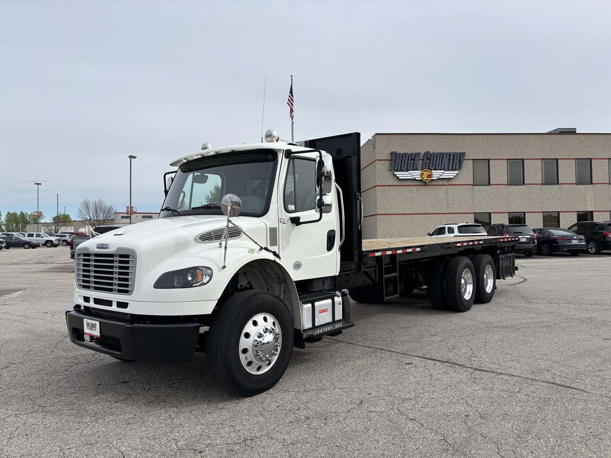 2019 FREIGHTLINER BUSINESS CLASS M2 106 in Dubuque, IA