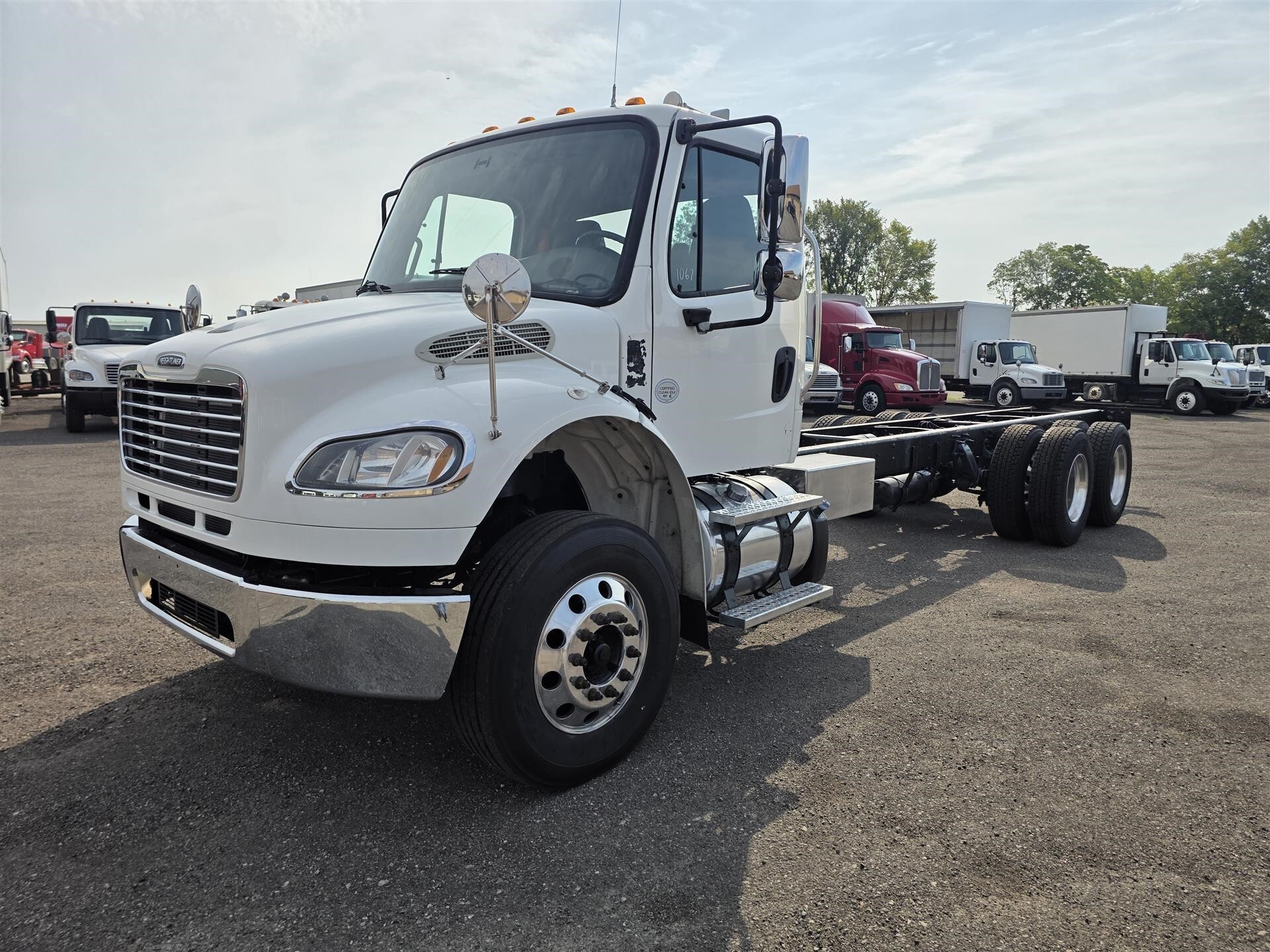 2015 FREIGHTLINER BUSINESS CLASS M2 106 in Laotto, IN