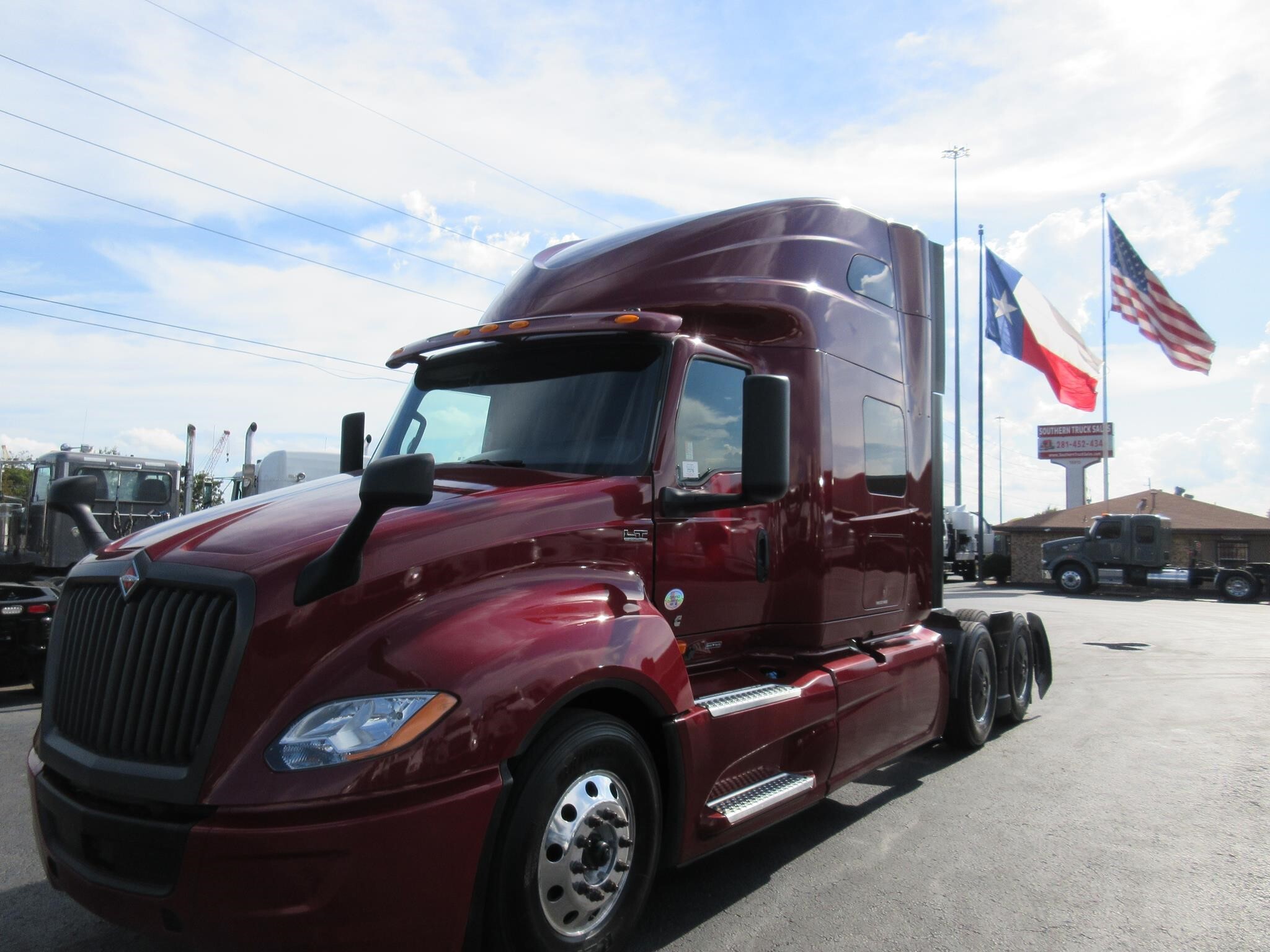 2023 INTERNATIONAL LT in Channelview, TX