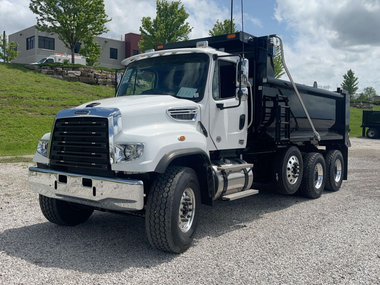 2027 FREIGHTLINER 114 SD in Kansas City, MO
