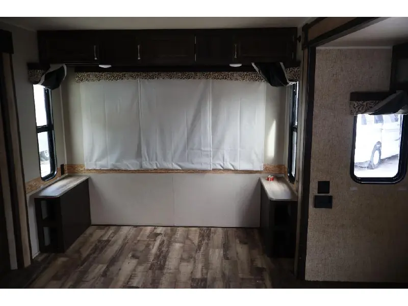 2016 FOREST RIVER palomino puma 30rlis