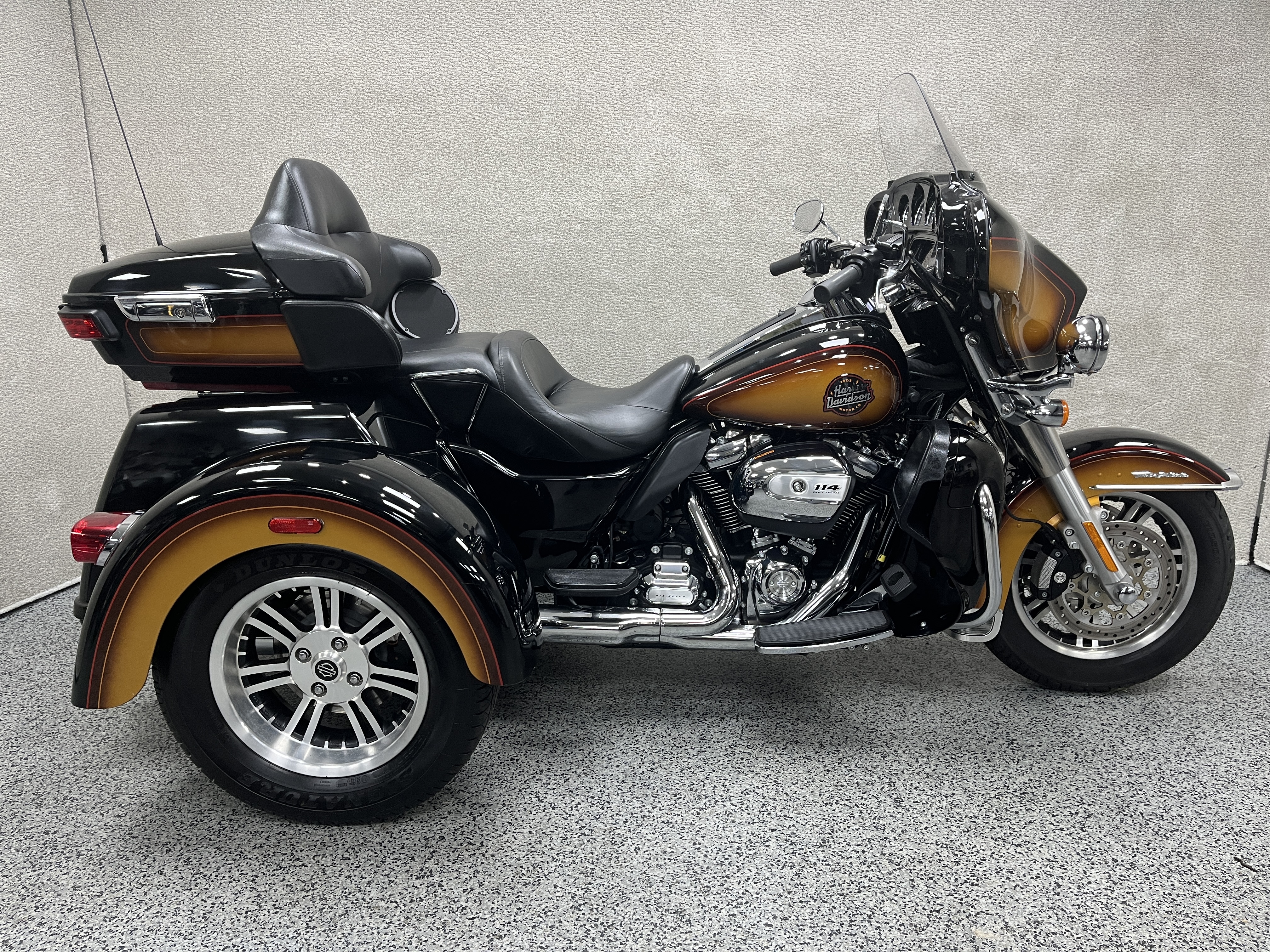 2024 Harley-Davidson Triglide Ultra - Tobacco Fade ULTRA CLASSIC in Pelham, NH