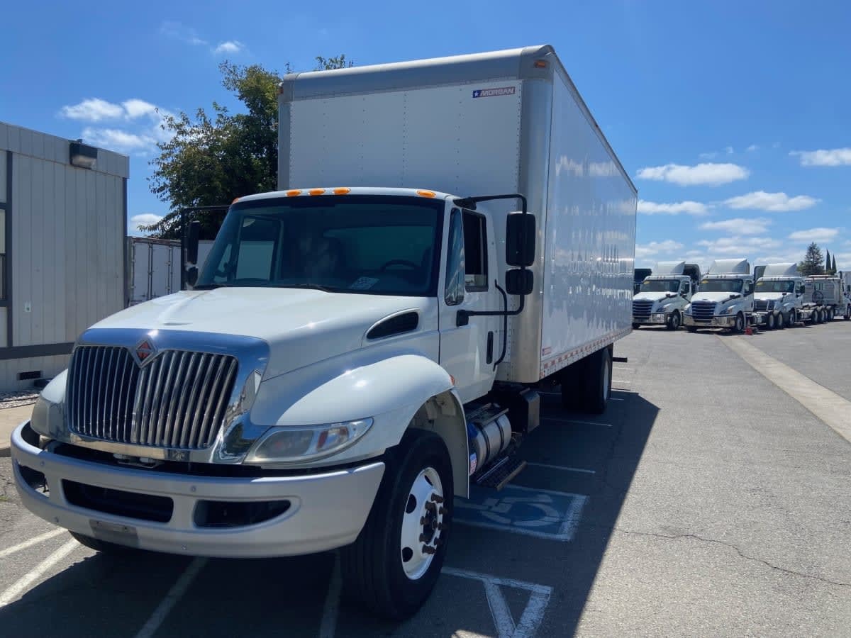 2017 INTERNATIONAL 4300 in Santa Fe Springs, CA