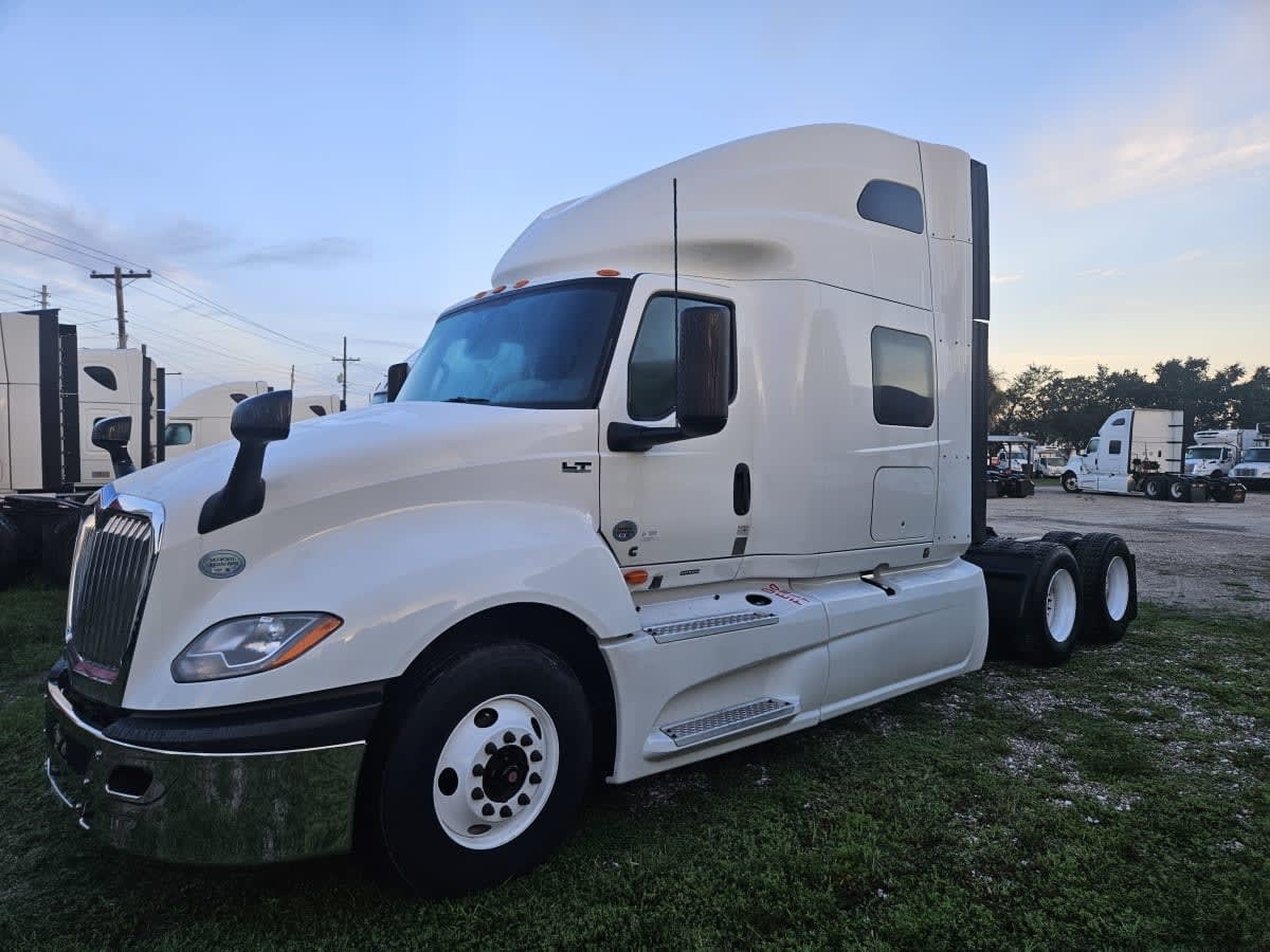 2022 INTERNATIONAL LT625 SLPR CAB in Orlando, FL