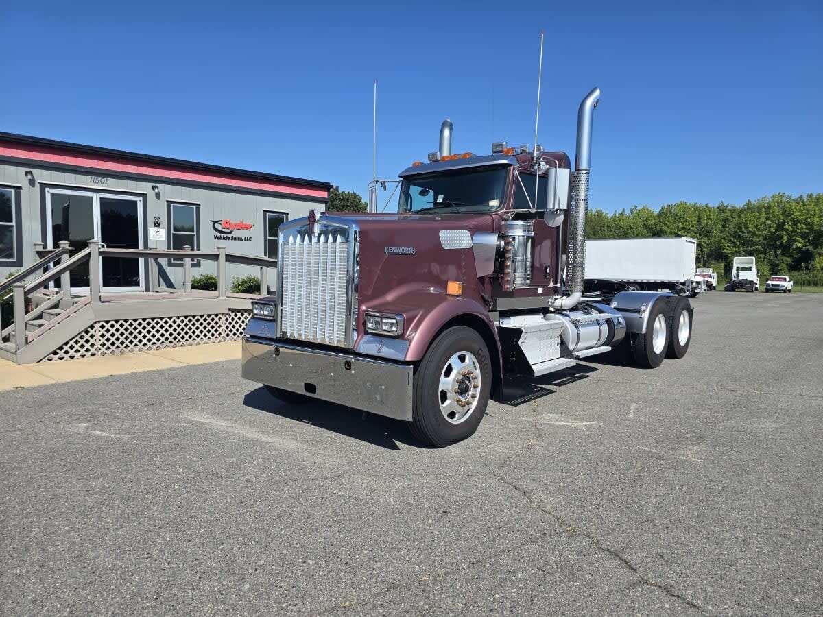 2020 KENWORTH W900 in North Little Rock, AR