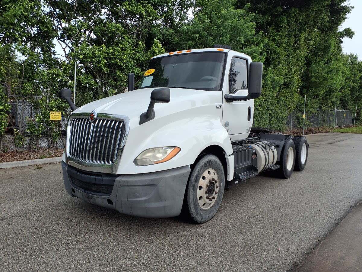 2019 INTERNATIONAL LT625 DAYCAB T/A in Fort Lauderdale, FL